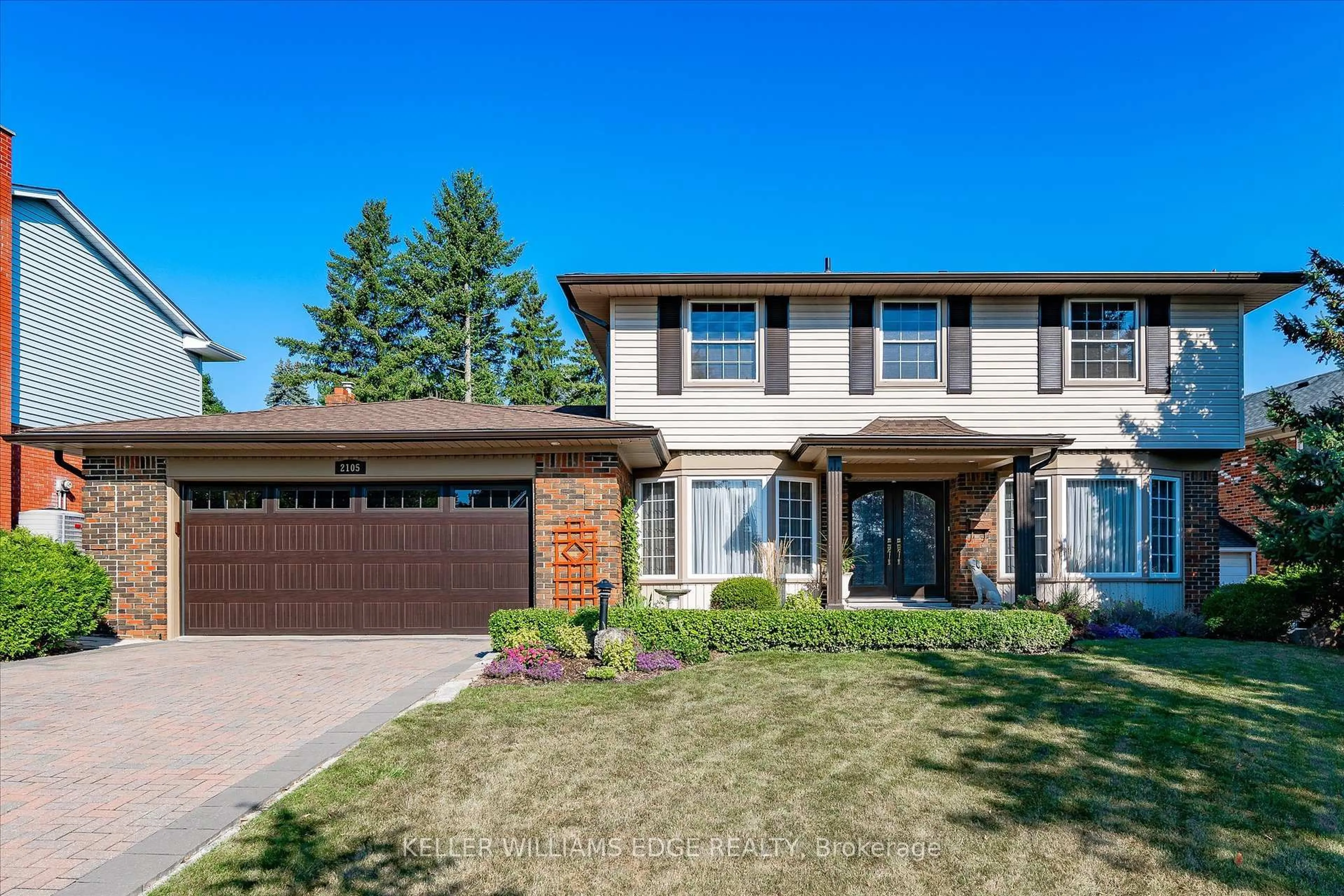 Home with brick exterior material, street for 2105 Agincourt Cres, Burlington Ontario L7P 1P3