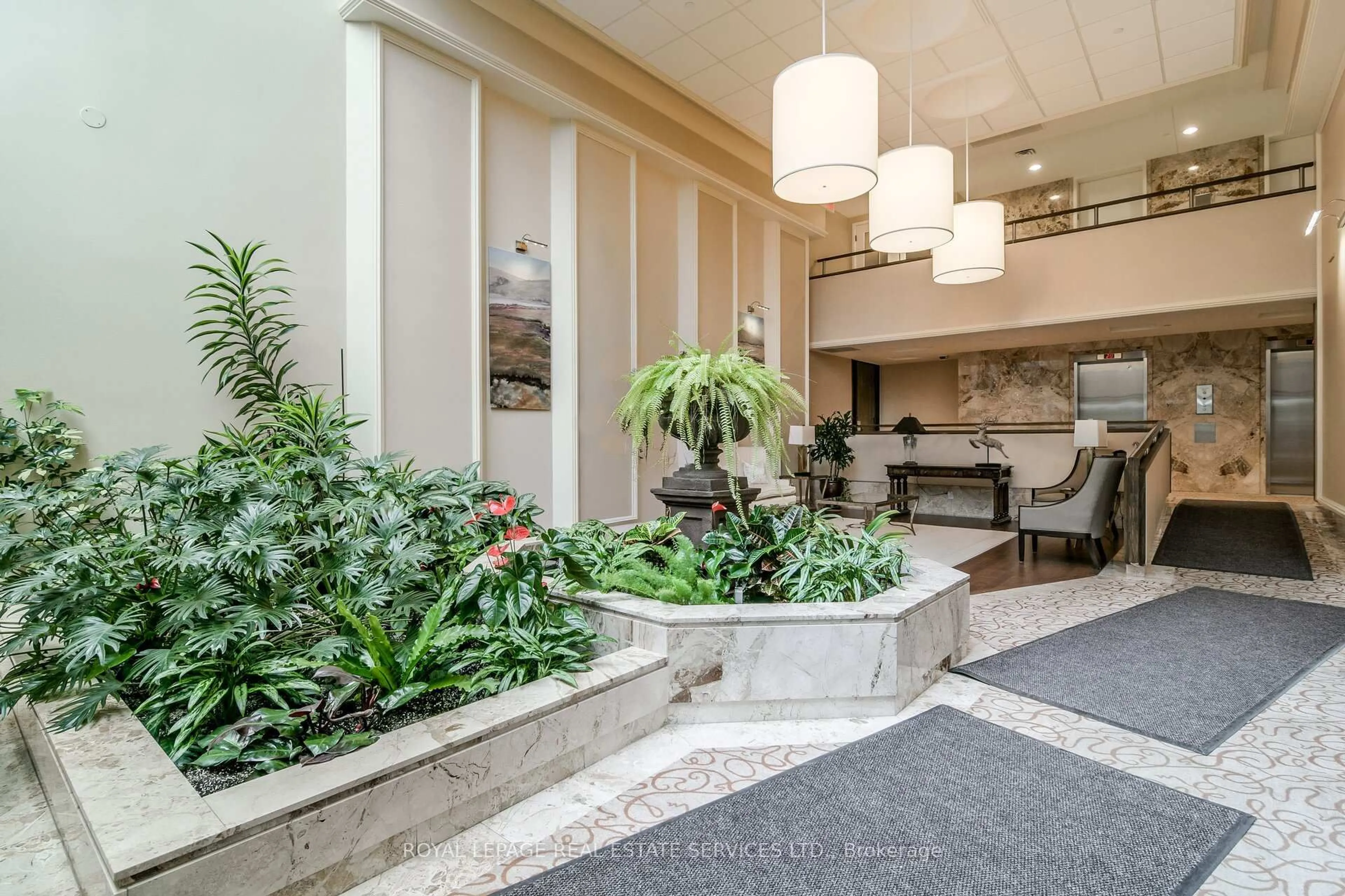 Unknown for 2180 Marine Dr #306, Oakville Ontario L6L 5V2