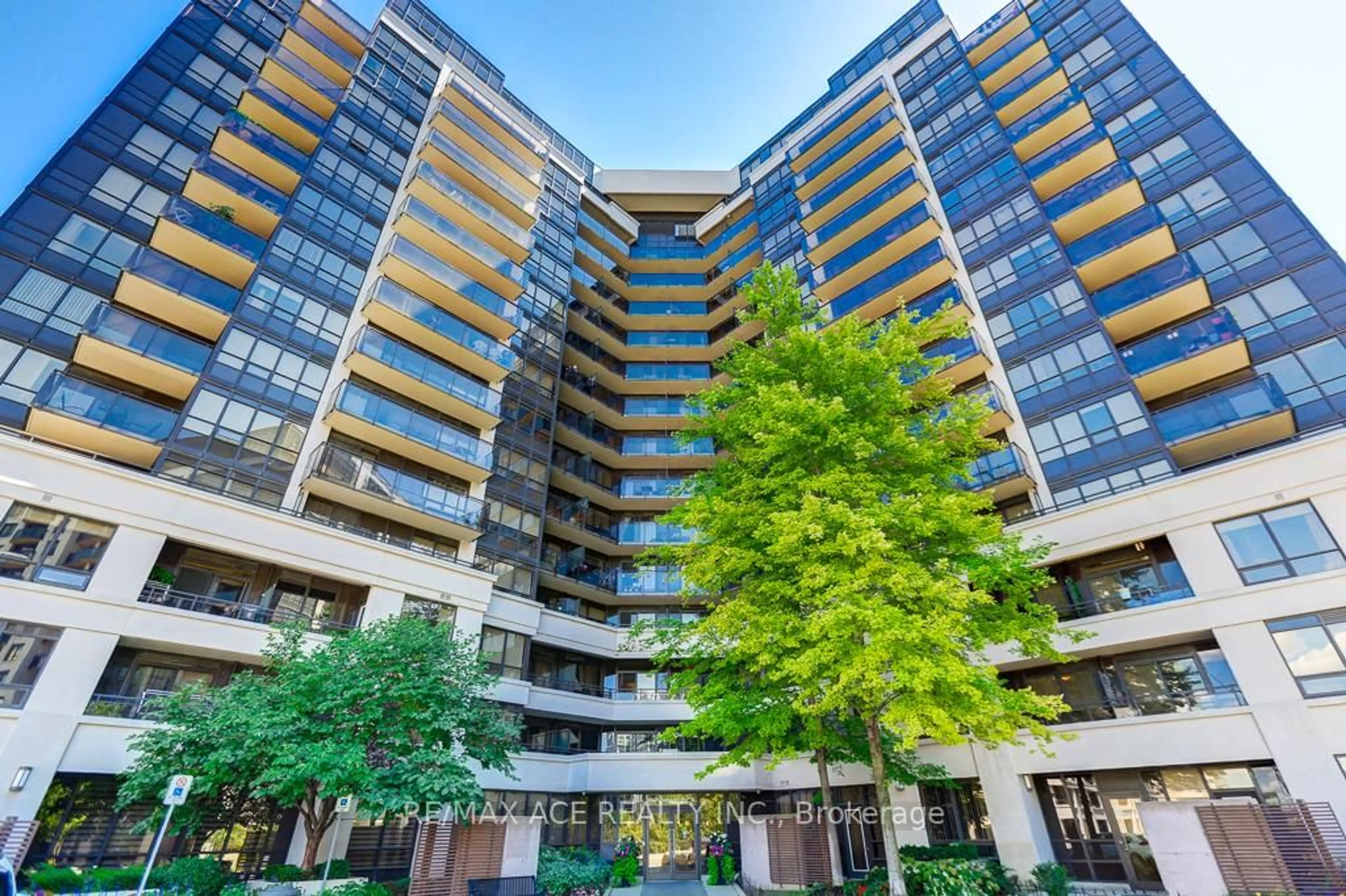 Patio, building for 1060 Sheppard Ave #315, Toronto Ontario M3K 2C9