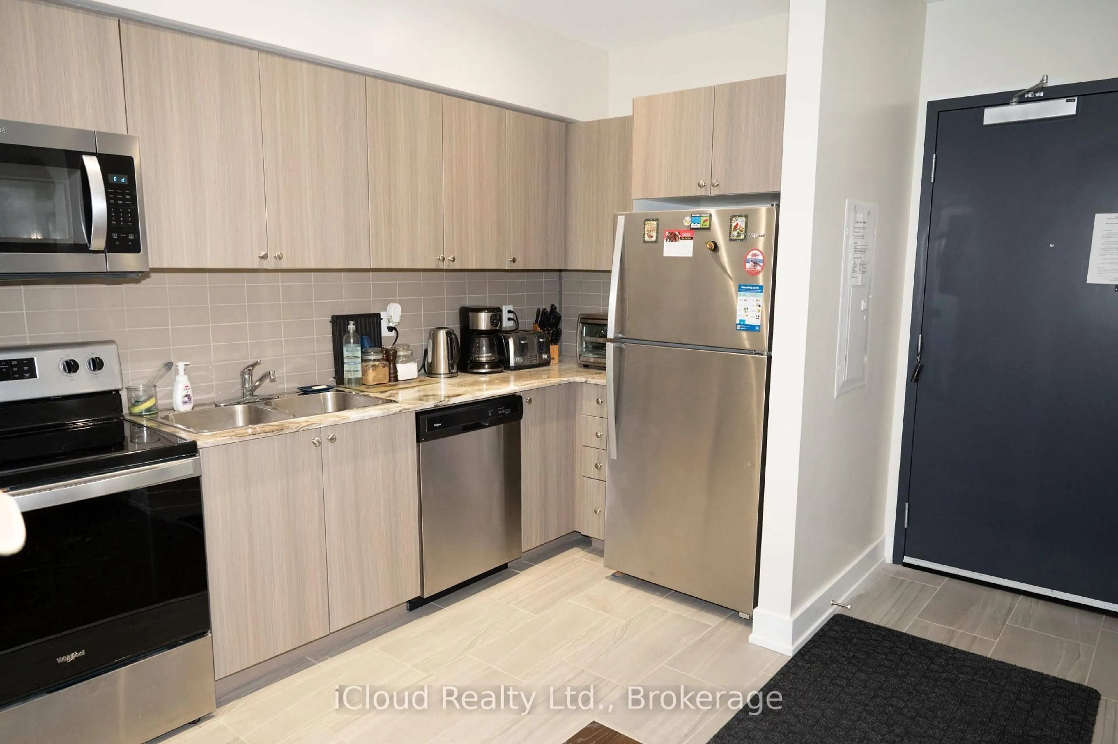 Standard kitchen, unknown for 310 Broadway Ave #103, Orangeville Ontario L9W 1L3