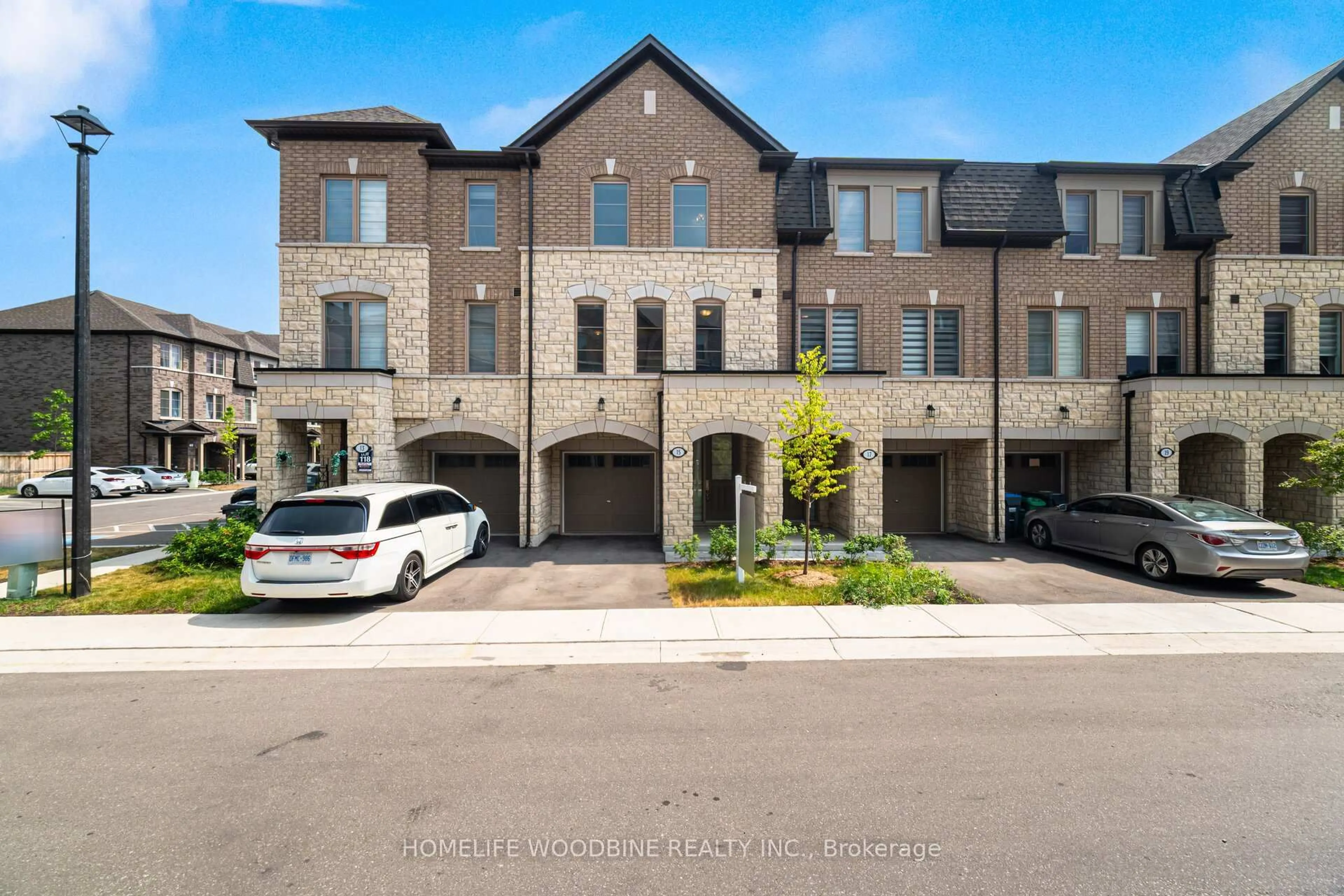 Unknown for 15 Arcola St, Brampton Ontario L6P 4N7