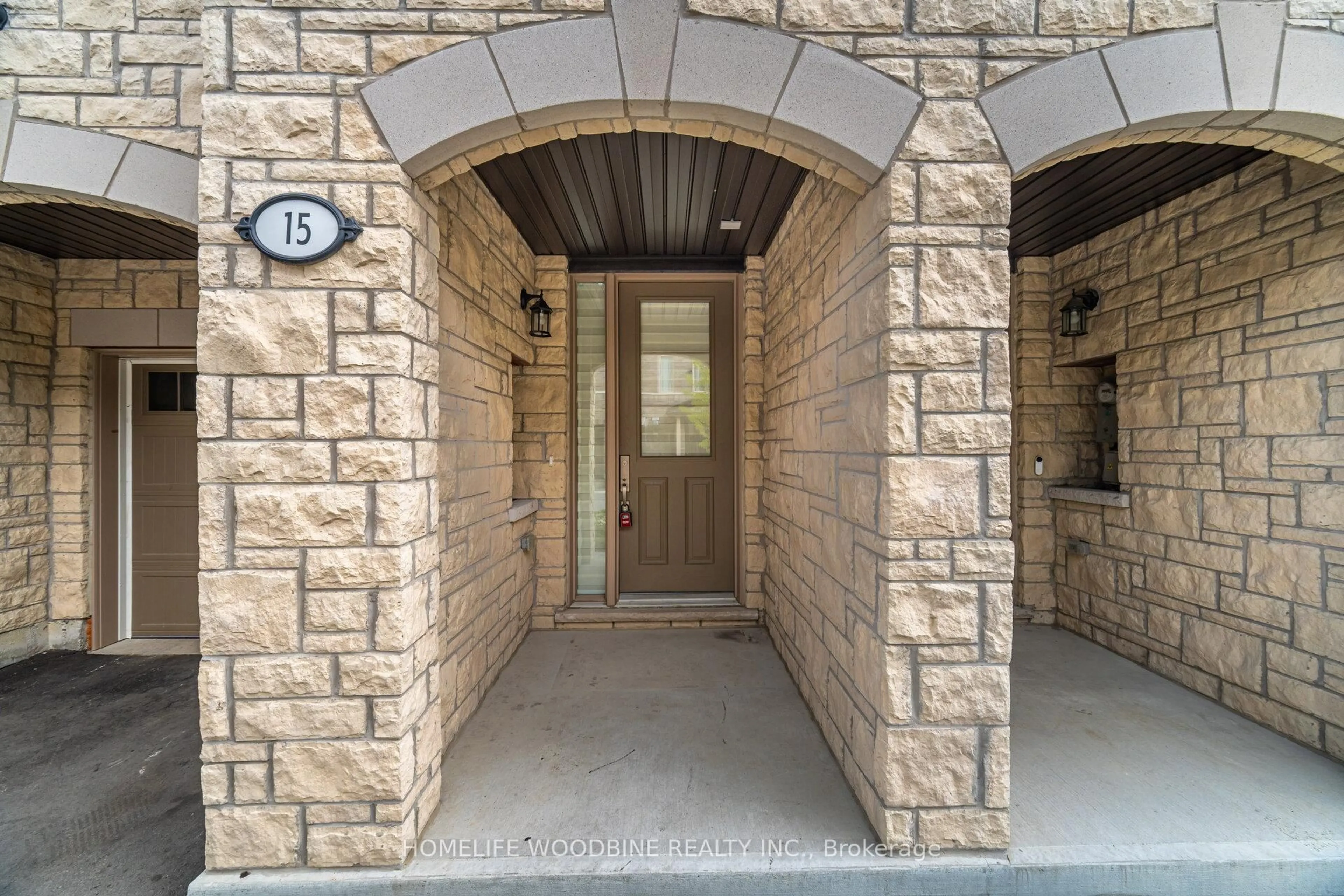 Indoor entryway for 15 Arcola St, Brampton Ontario L6P 4N7