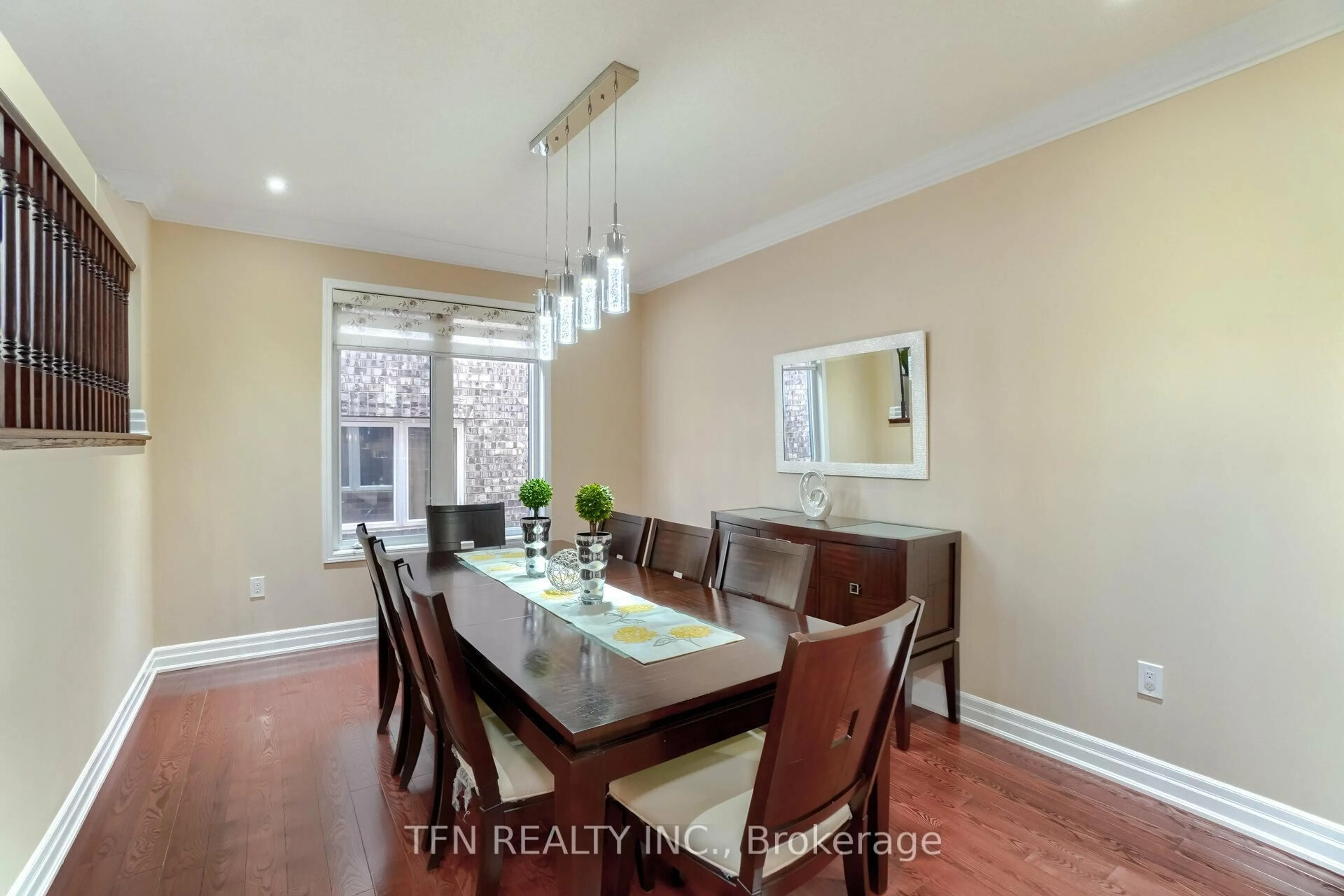 Dining room, wood/laminate floor for 327 PRINGLE Ave, Milton Ontario L9T 7M5