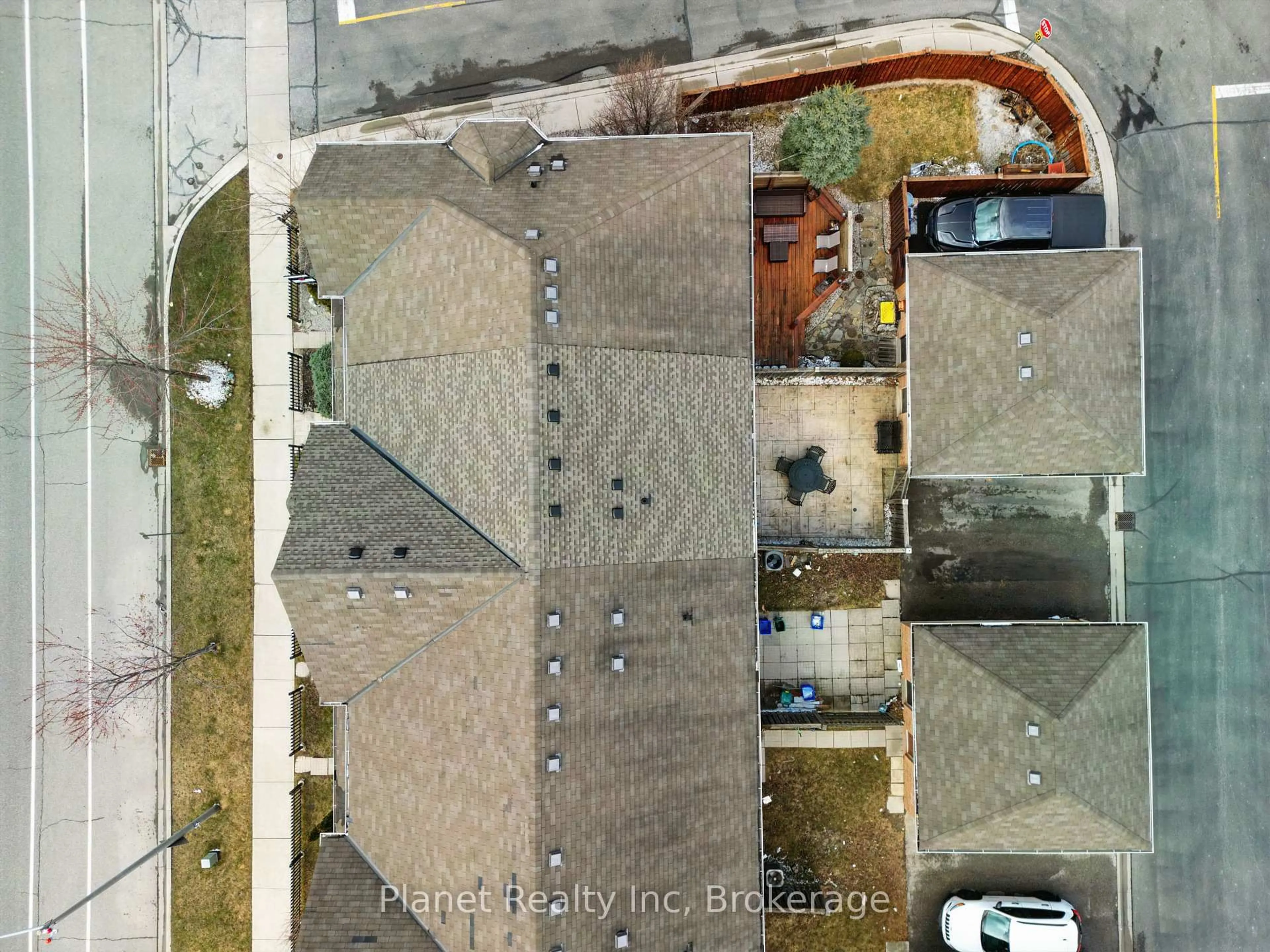 A pic from outside/outdoor area/front of a property/back of a property/a pic from drone, street for 651 Farmstead Dr #9, Milton Ontario L9T 7W2