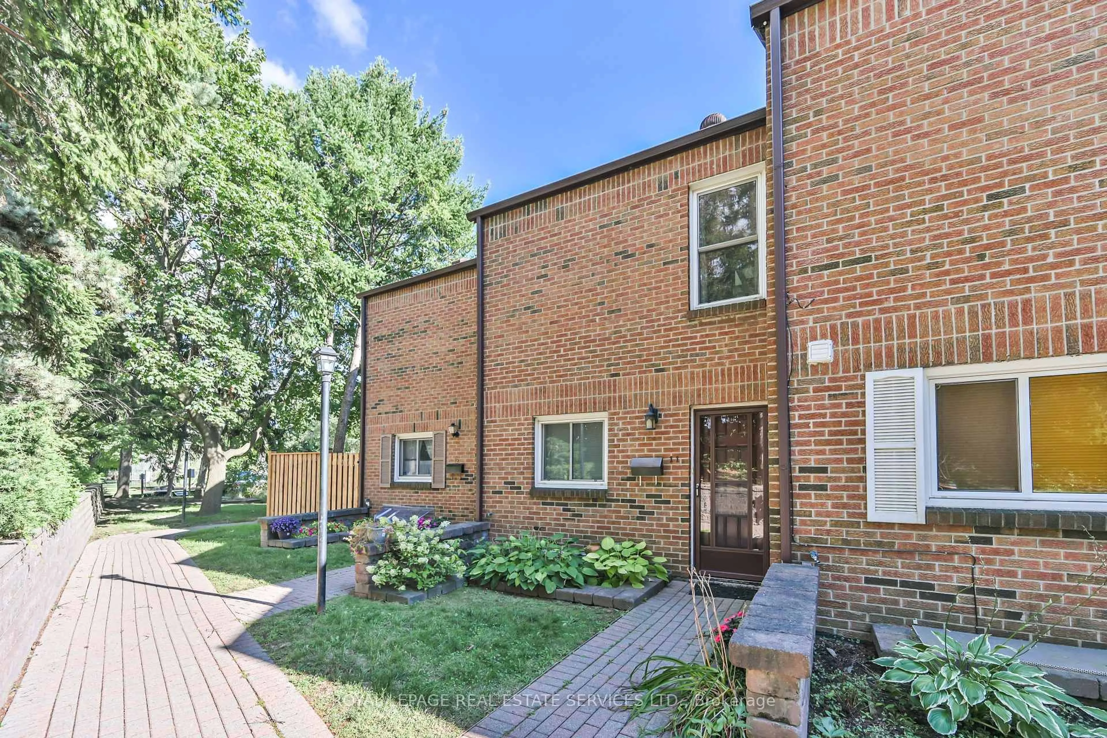 Home with brick exterior material, street for 442 Perth Ave #11, Toronto Ontario M6P 3Y7