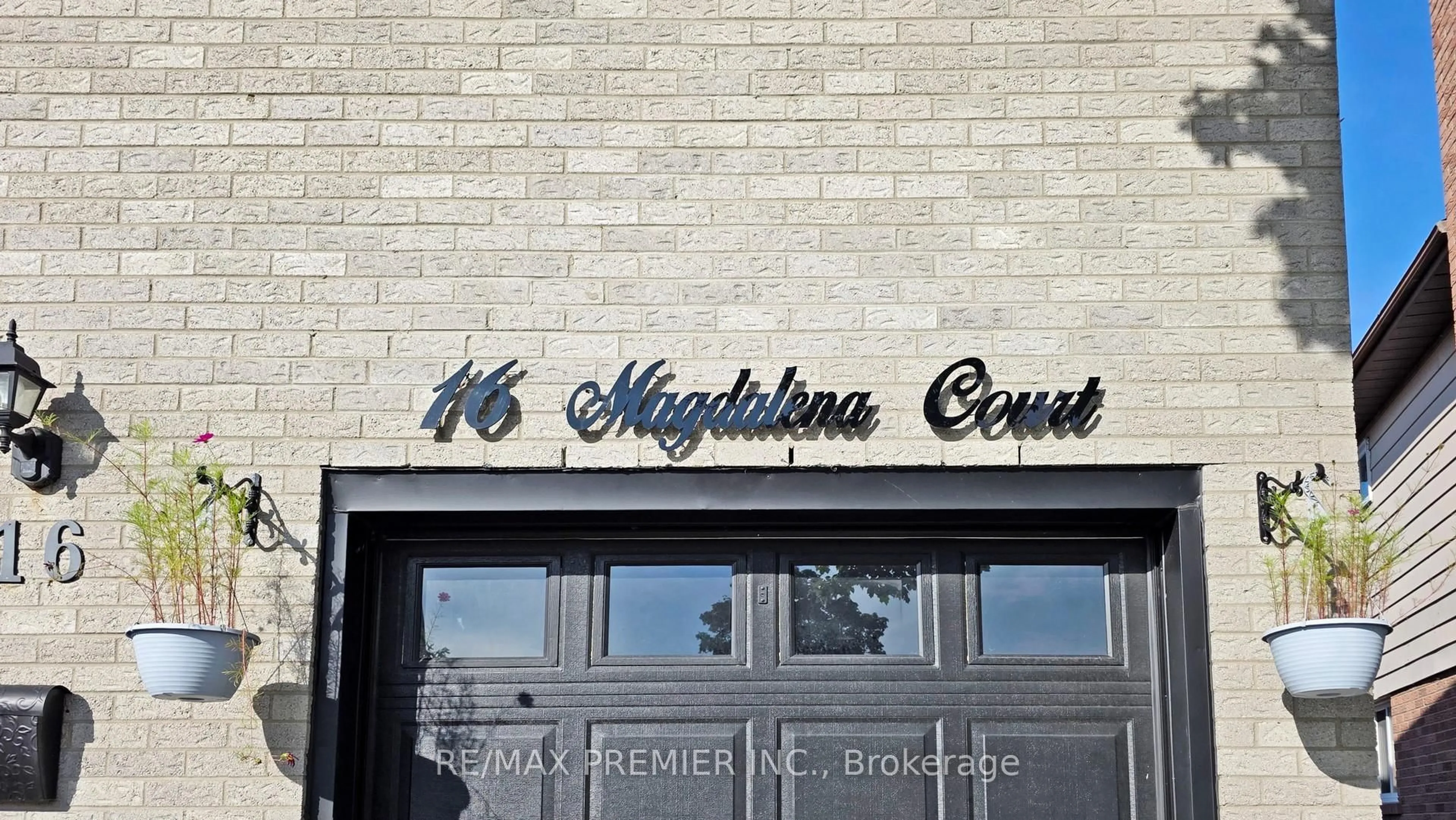 Unknown for 16 Magdalena Crt, Toronto Ontario M9V 4S7