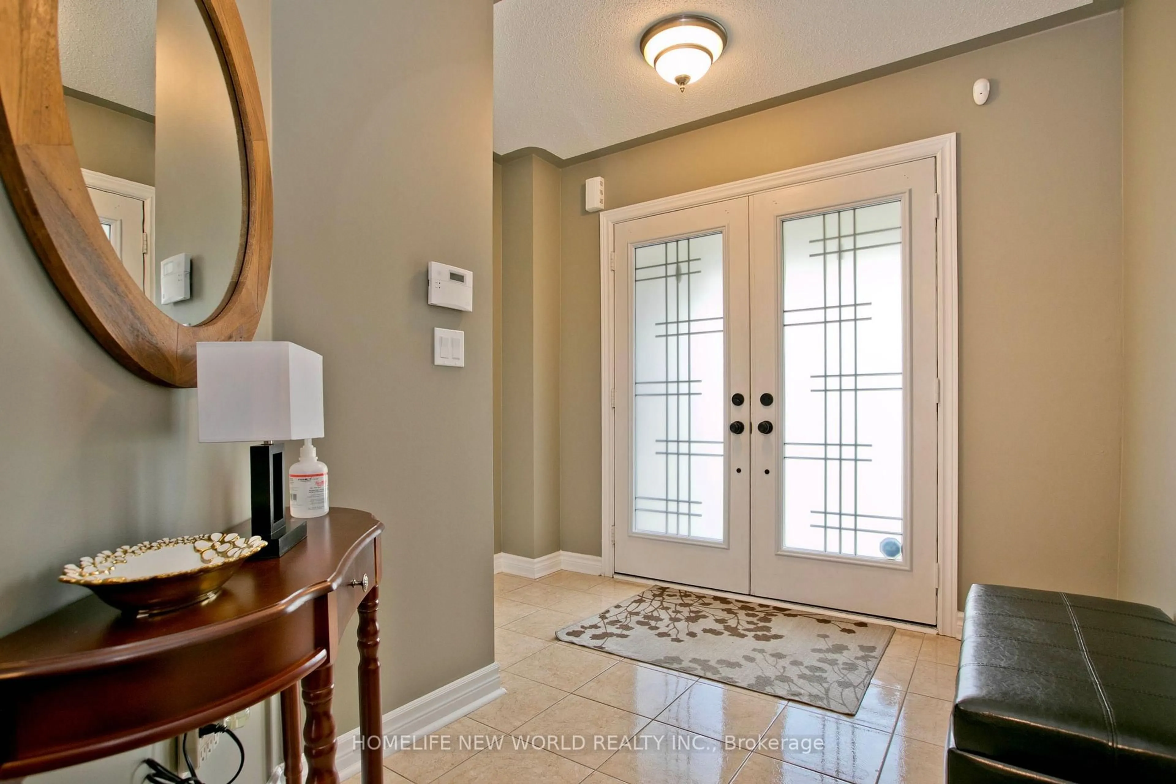 Indoor entryway for 54 Brussels Ave, Brampton Ontario L6Z 0A5