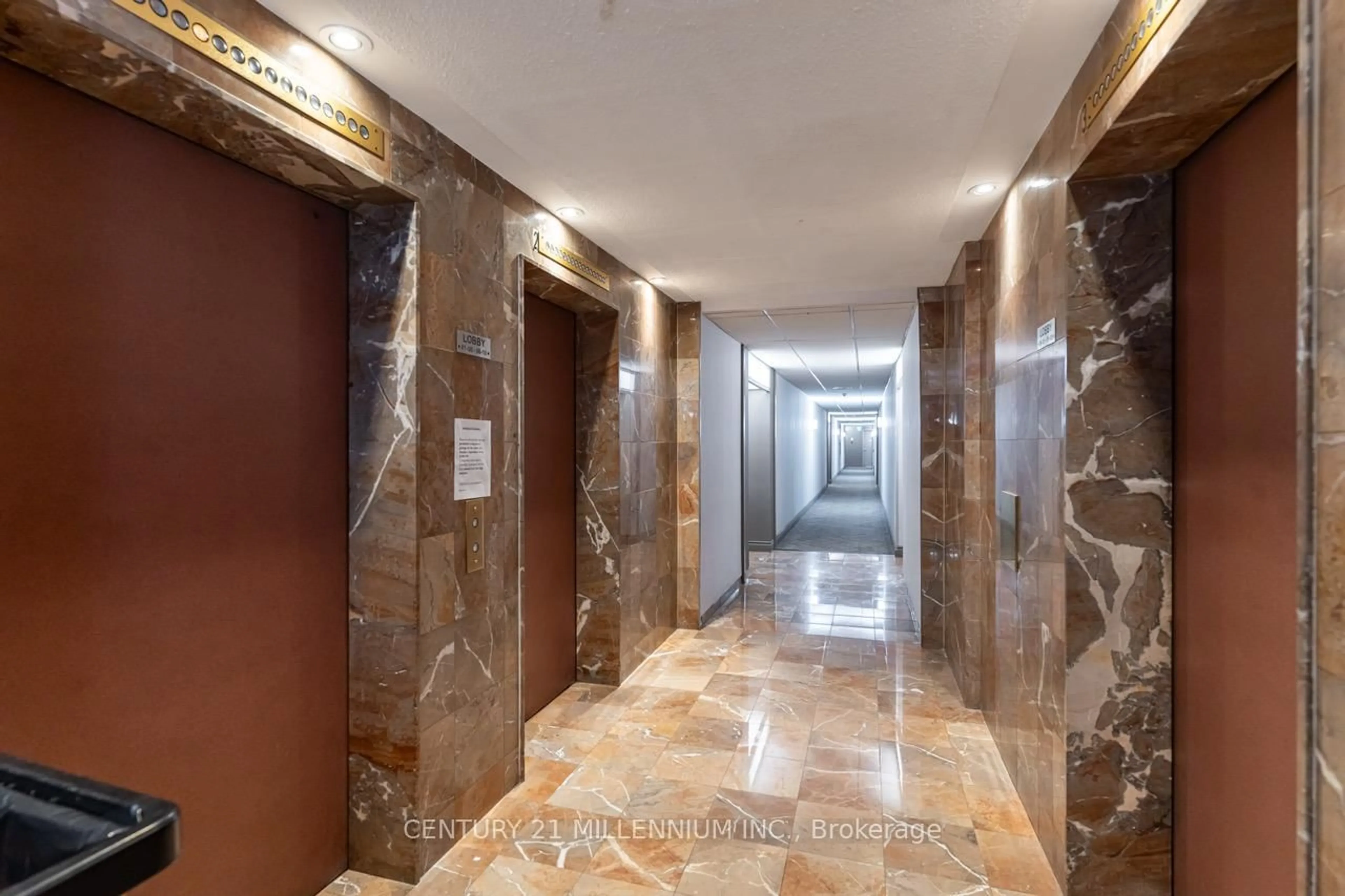Indoor foyer for 5 Lisa St #604, Brampton Ontario L6T 4T4