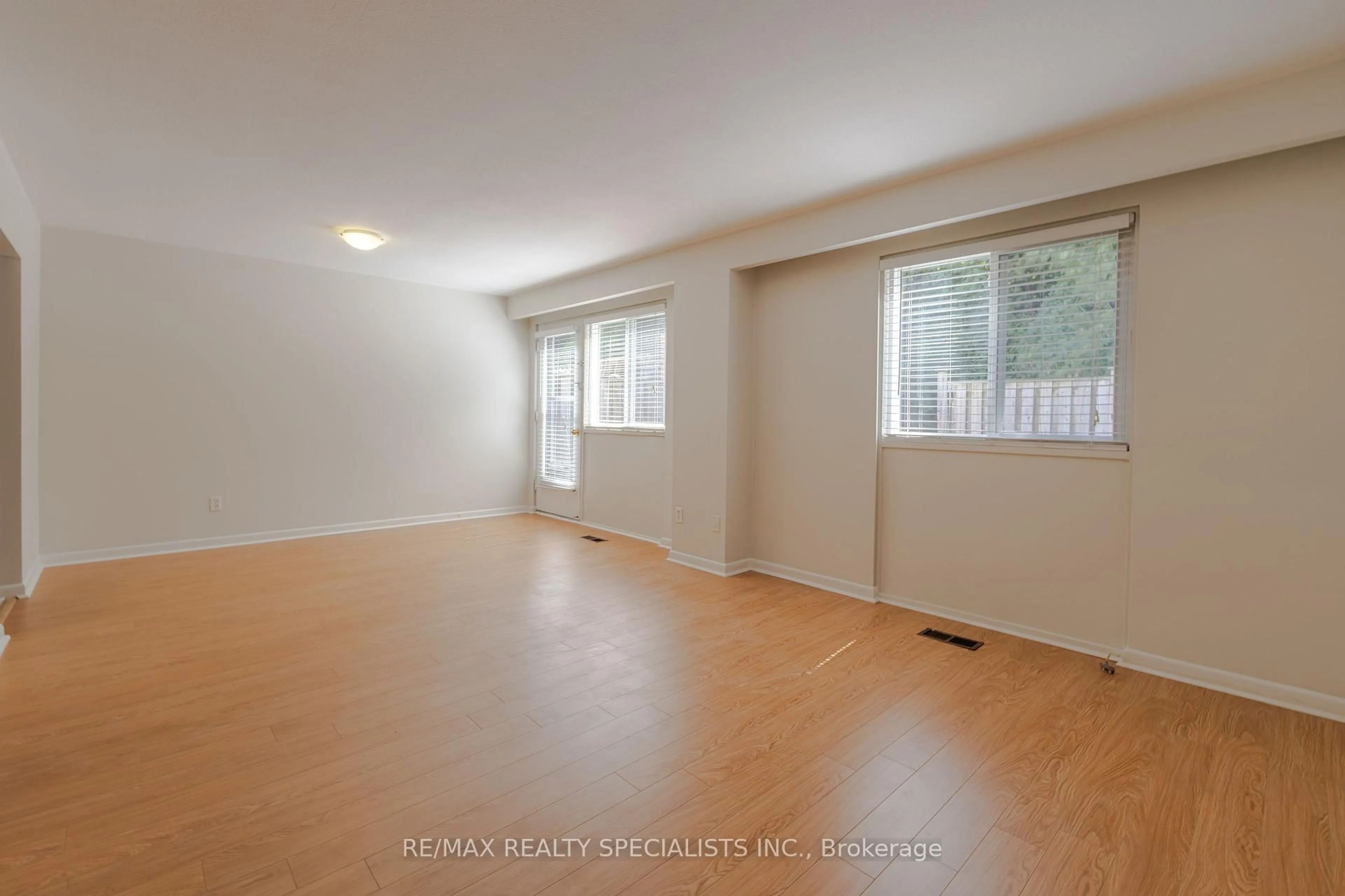 A pic of a room for 3308 The Credit Woodlands #20, Mississauga Ontario L5C 2J8