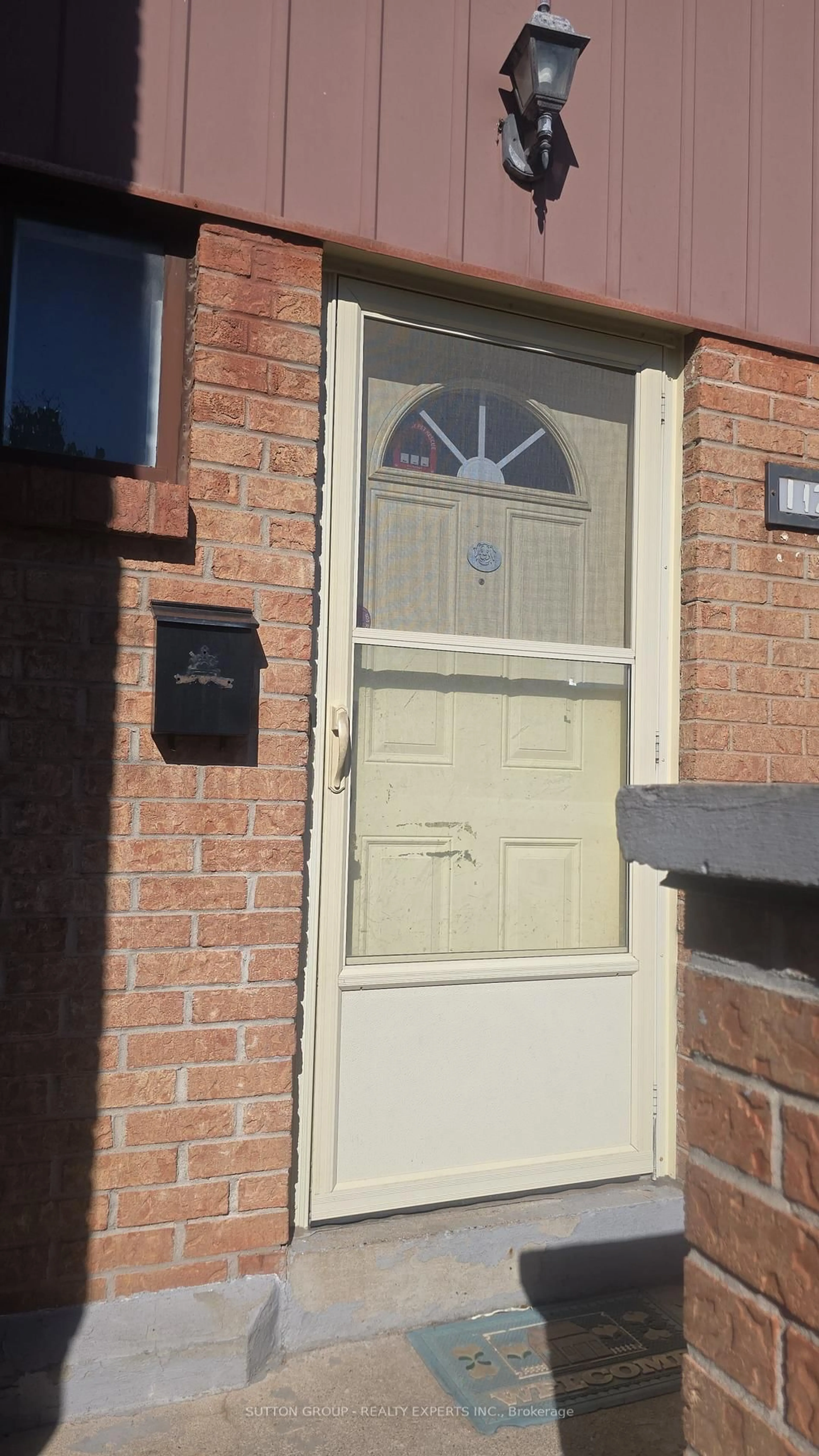 A pic from outside/outdoor area/front of a property/back of a property/a pic from drone, street for 112 Baronwood Crt #112, Brampton Ontario L6V 3H7