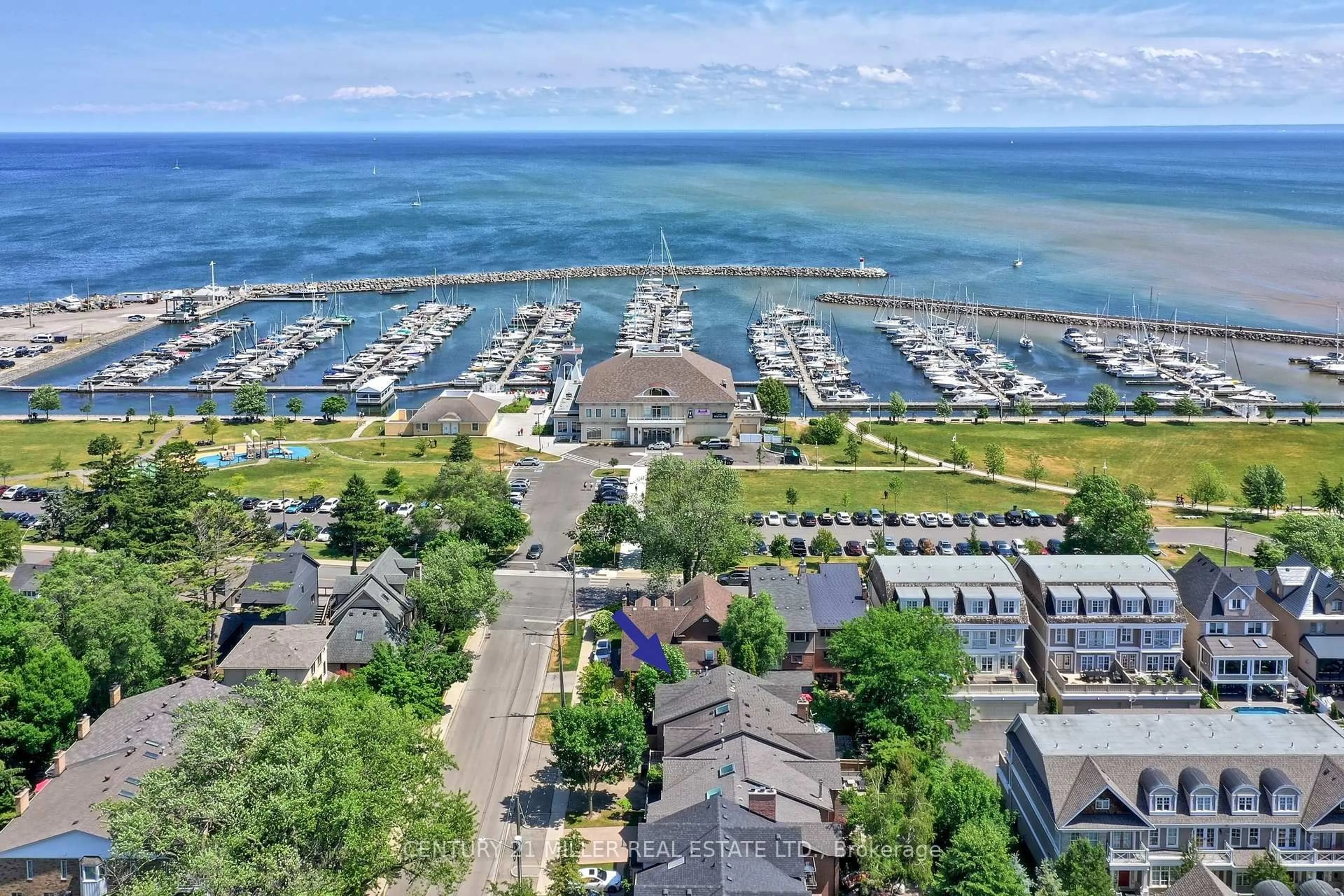 A pic from outside/outdoor area/front of a property/back of a property/a pic from drone, water/lake/river/ocean view for 30 Nelson St, Oakville Ontario L6L 3H6
