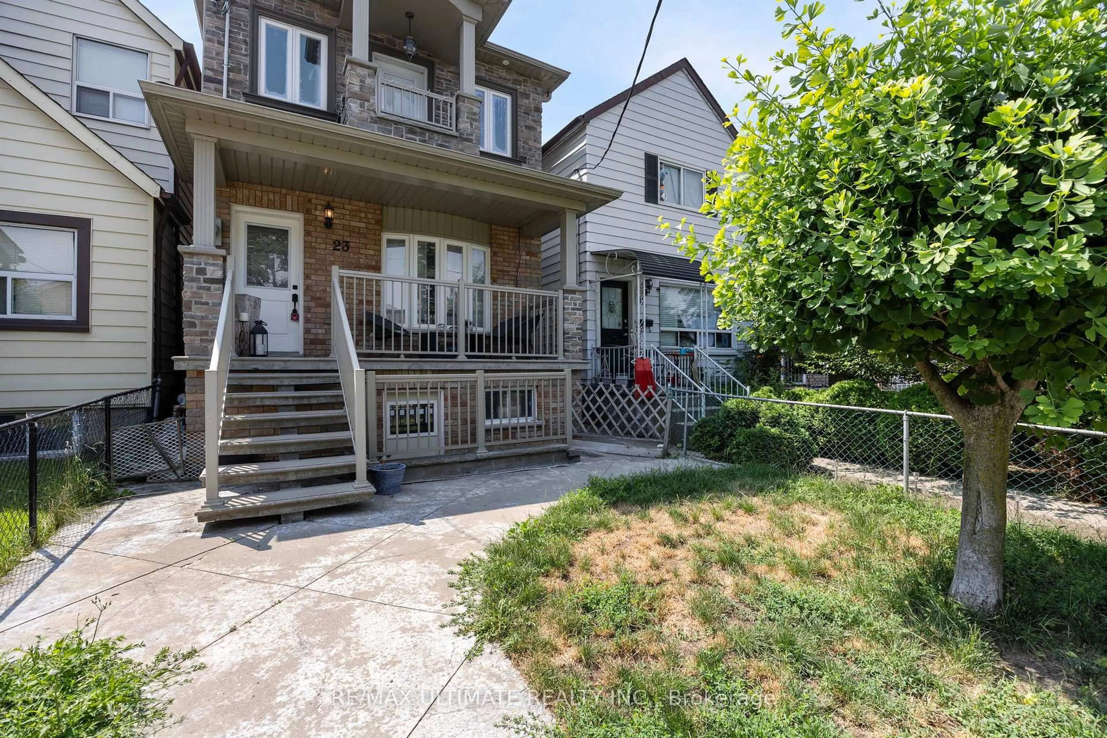 Patio, street for 23 Seneca Ave, Toronto Ontario M5J 2A4