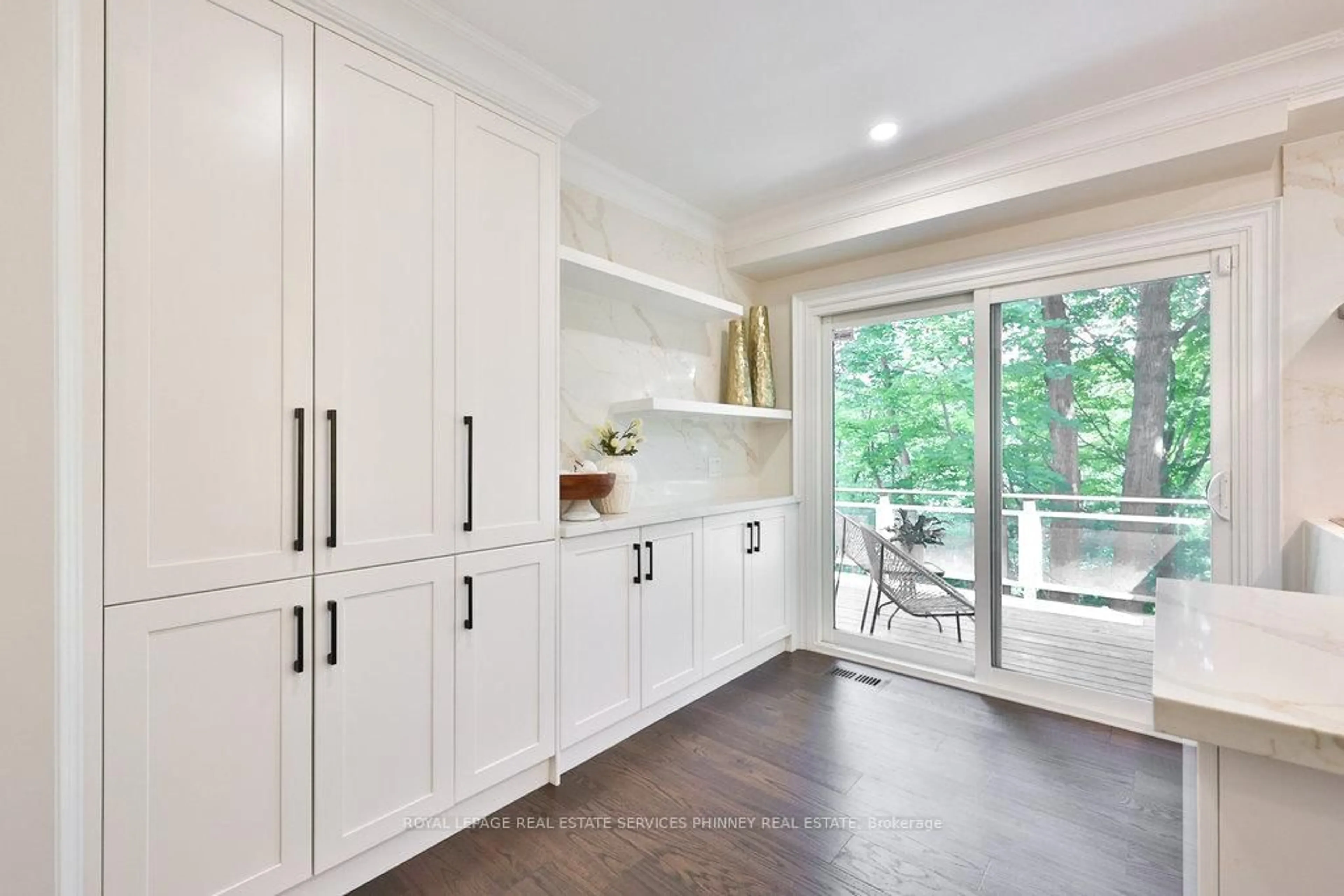 Unknown for 1033 Wenleigh Crt, Mississauga Ontario L5H 1M7