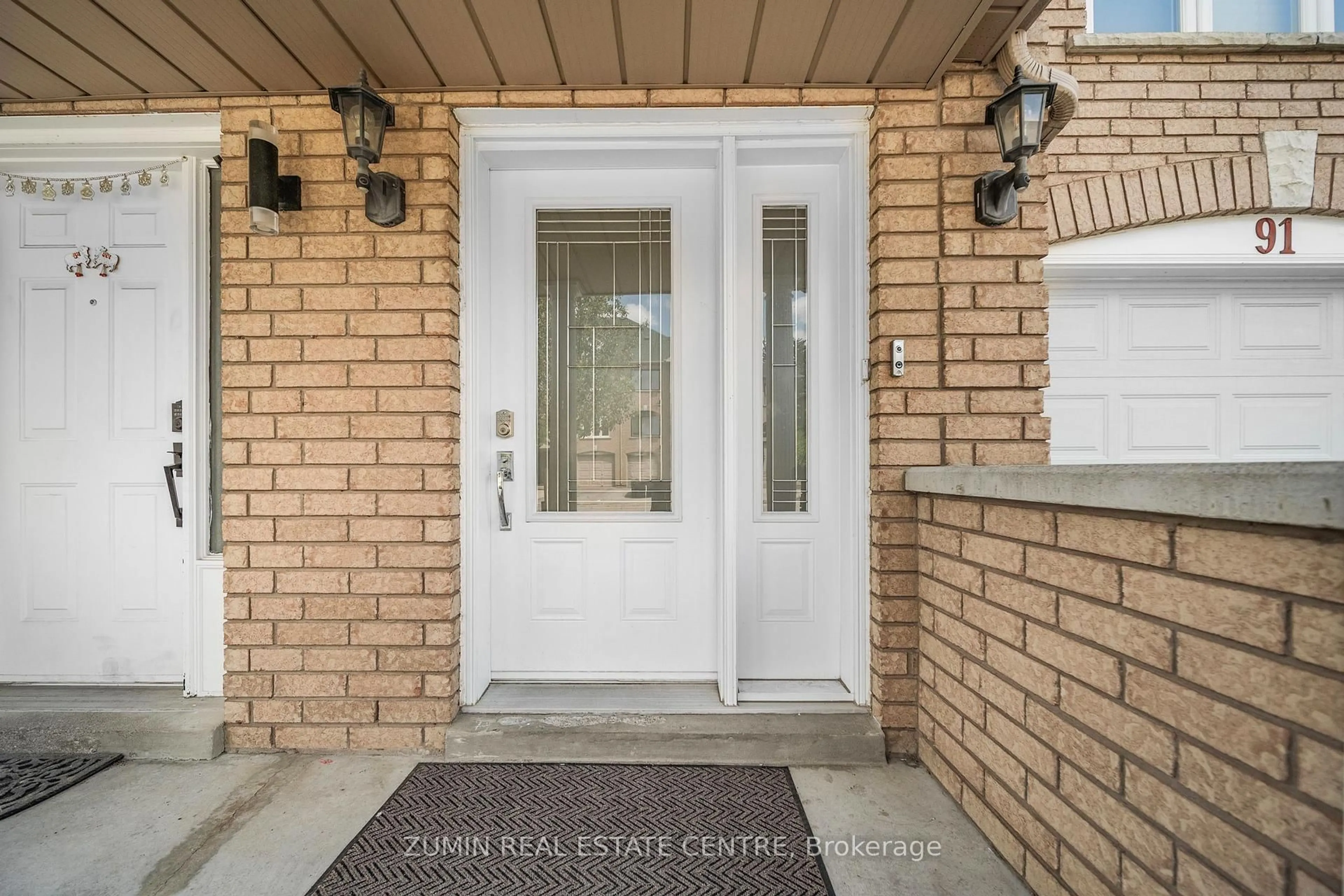 Indoor entryway for 91 Provincial Pl, Brampton Ontario L6S 6C5