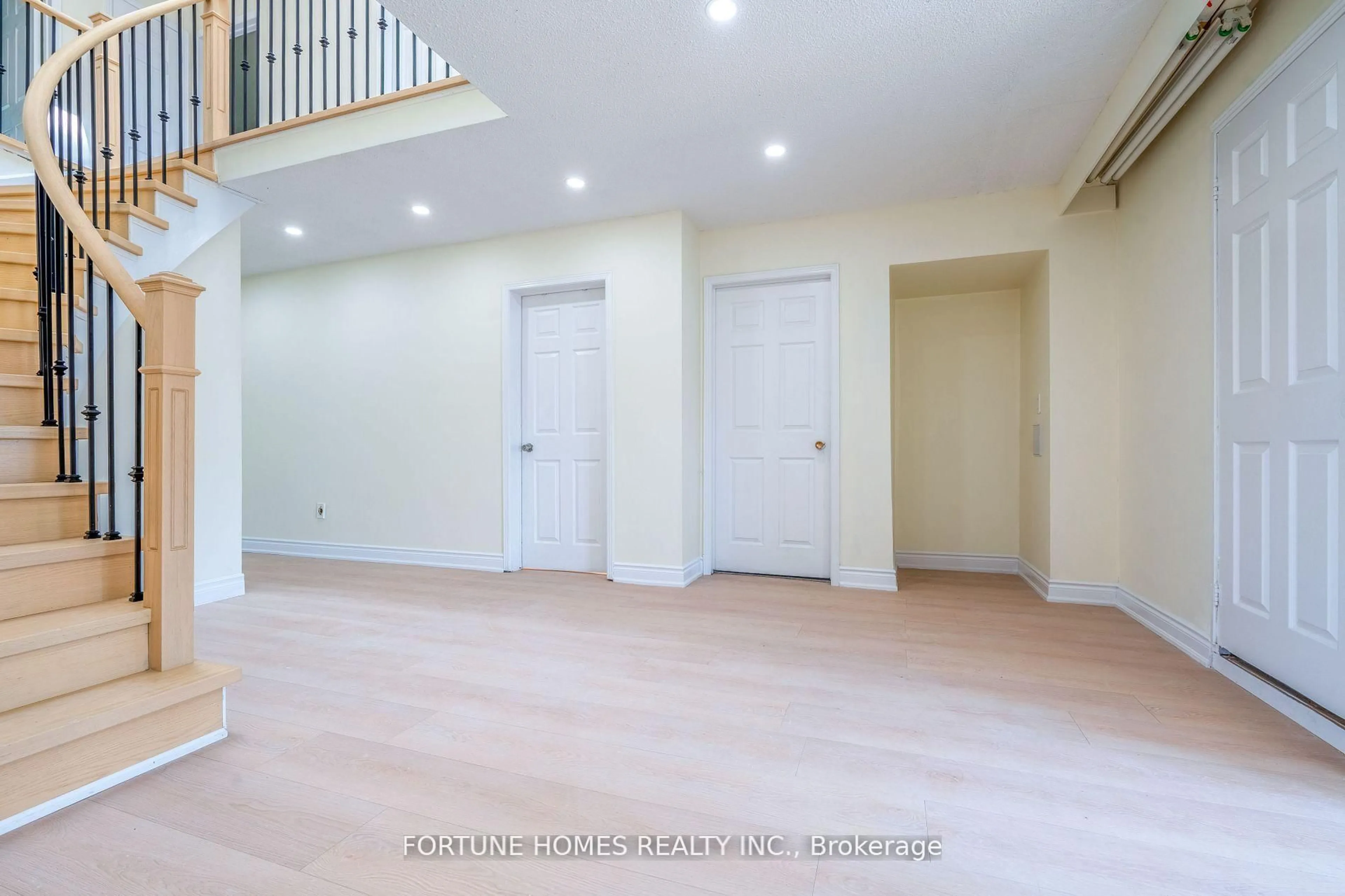 Unknown for 68 Nasmith St, Brampton Ontario L6S 4Z5