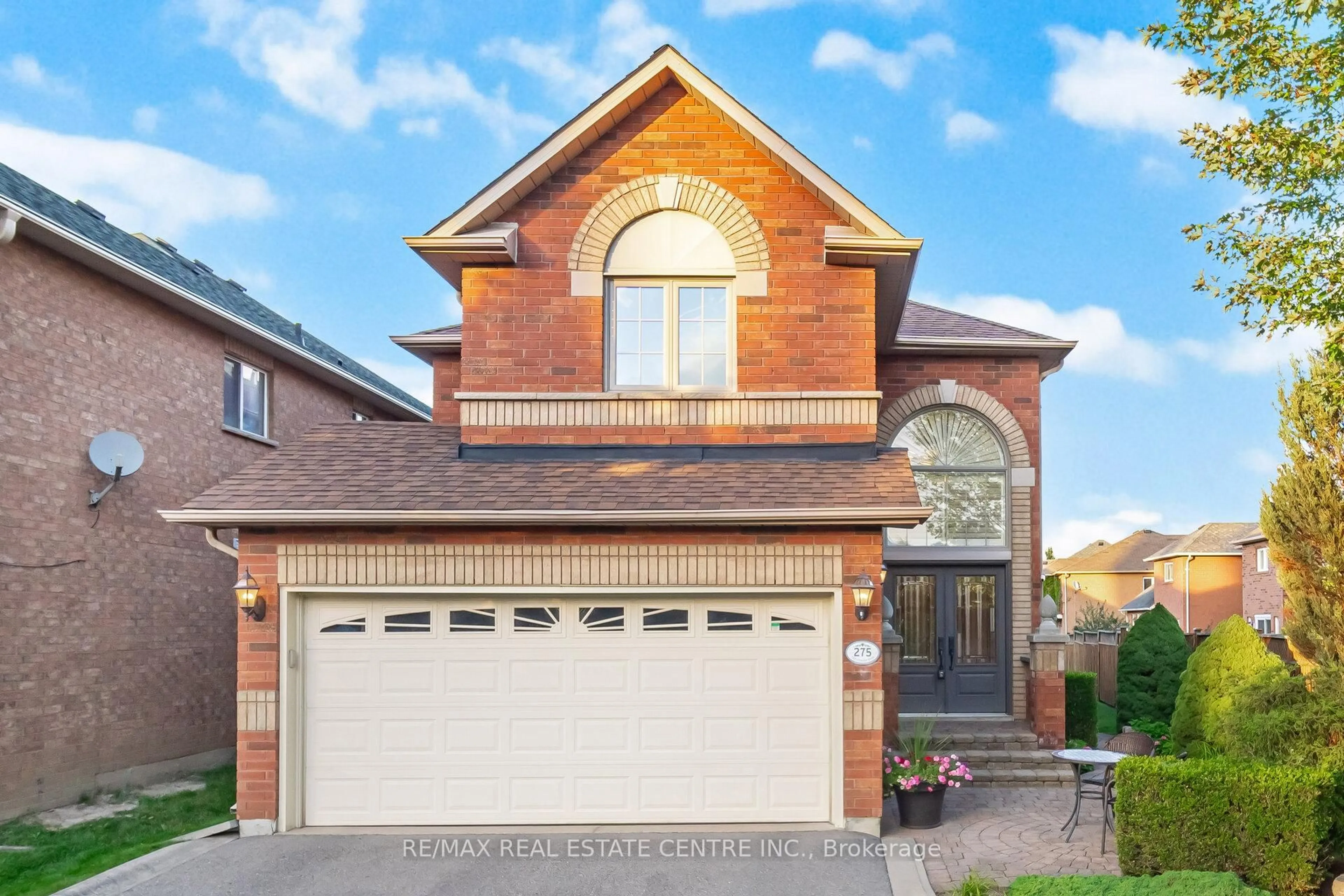 Home with brick exterior material, street for 275 Cresthaven Rd, Brampton Ontario L7A 1J4