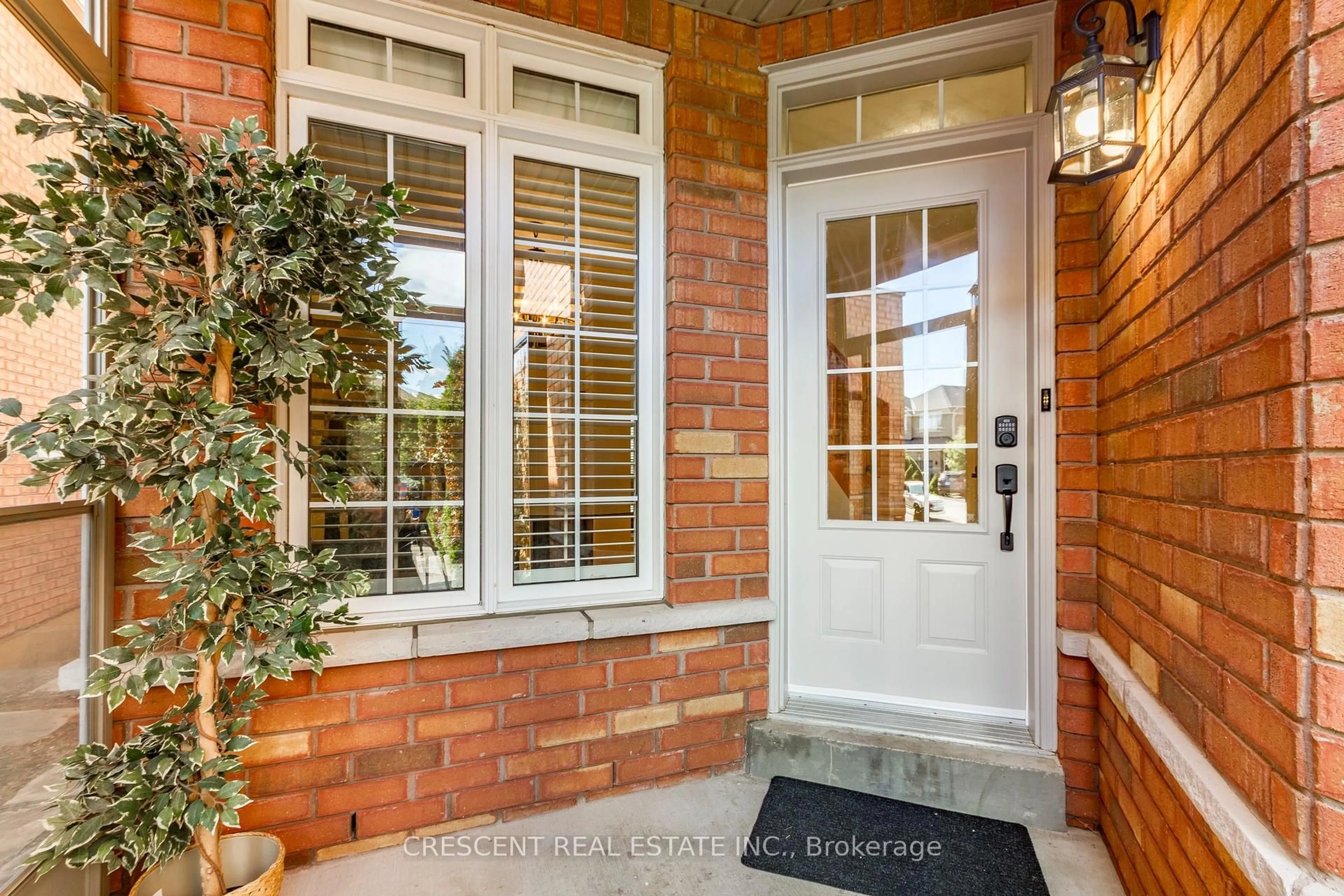 Indoor entryway for 5971 Stonebriar Cres, Mississauga Ontario L5V 2T9
