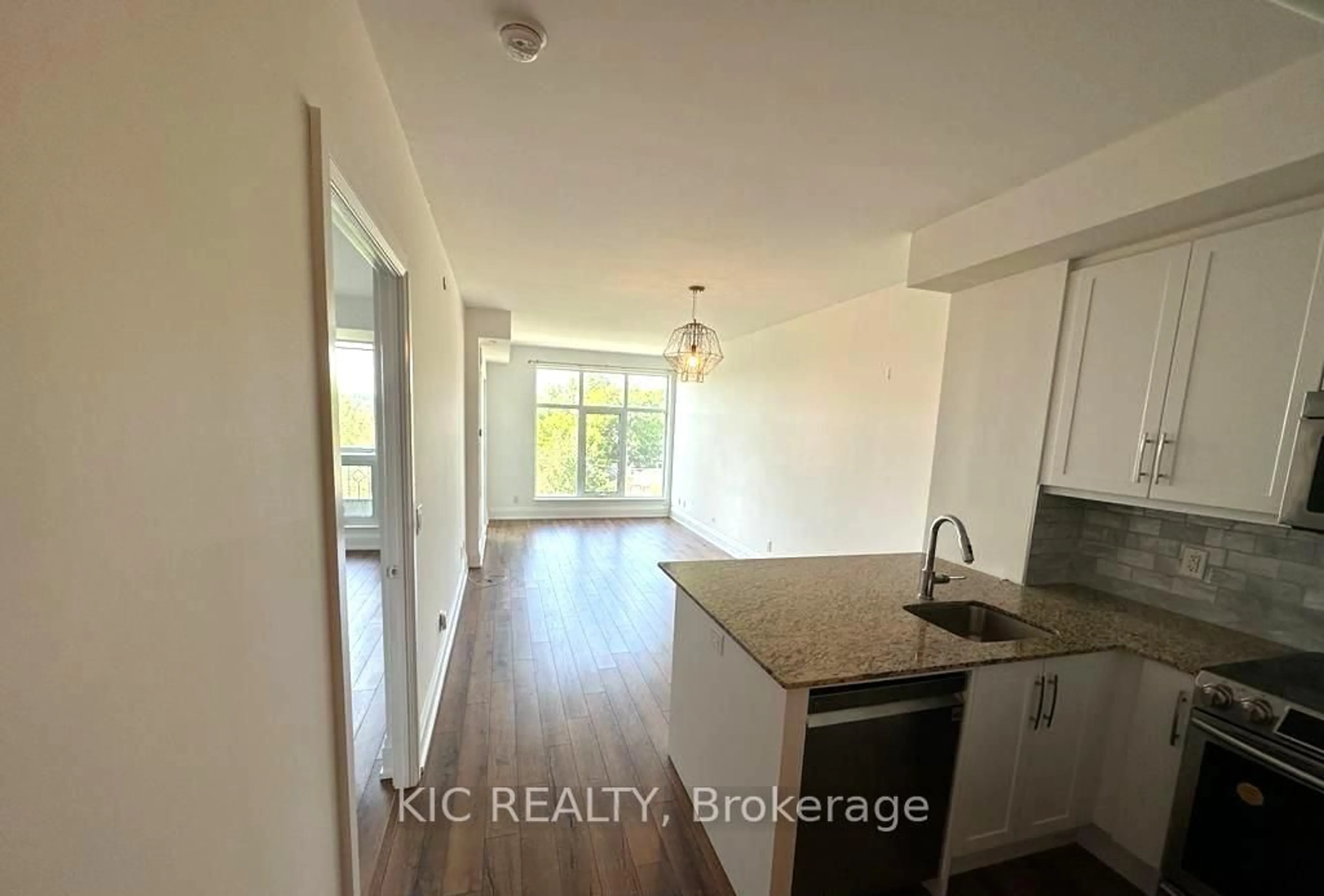 Unknown for 2 Old Mill Dr #424, Toronto Ontario M6S 0A2