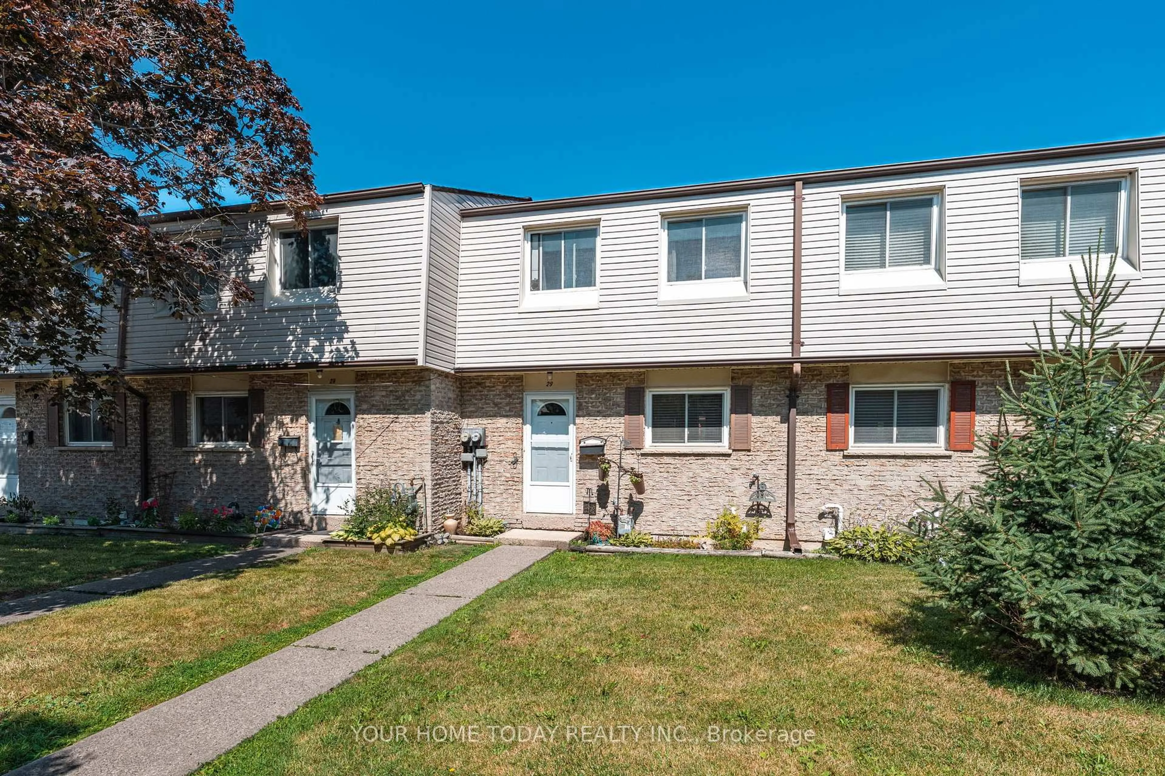 Home with vinyl exterior material, street for 46 Mountainview Rd #29, Halton Hills Ontario L7G 4K5