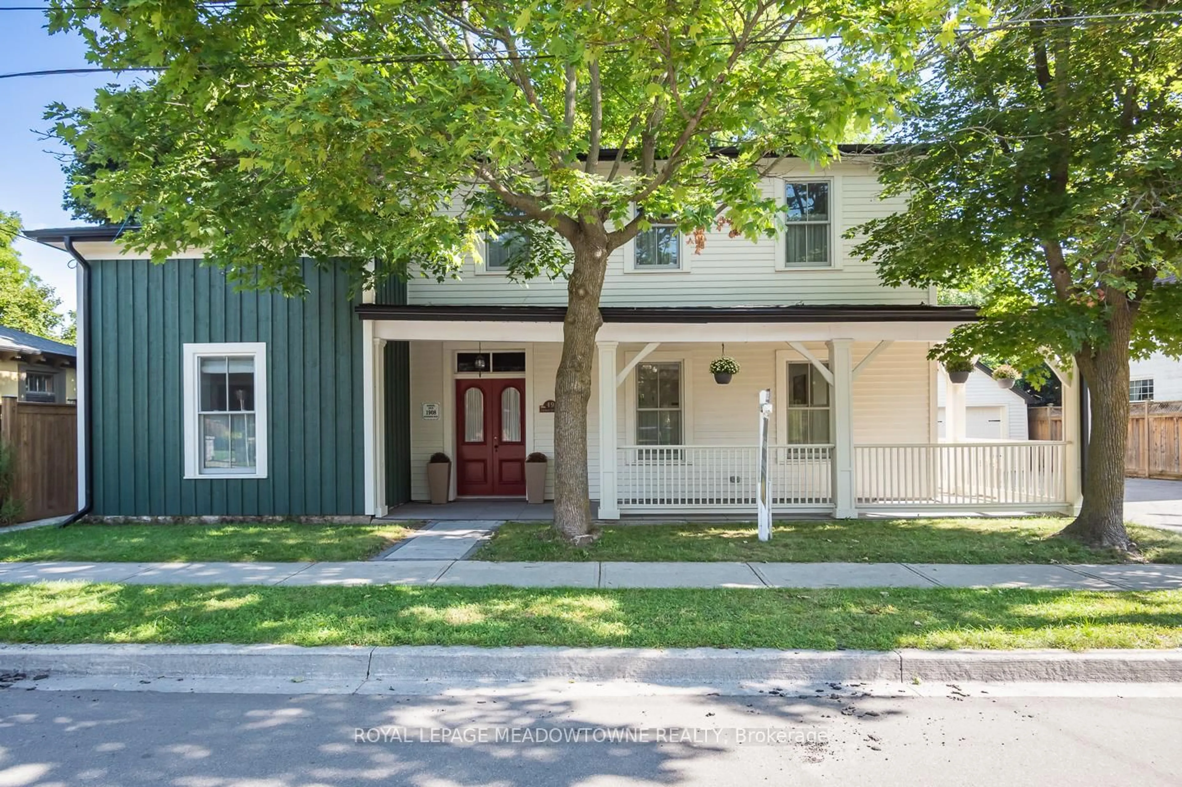 Home with vinyl exterior material, street for 49 James St, Milton Ontario L9T 2P5