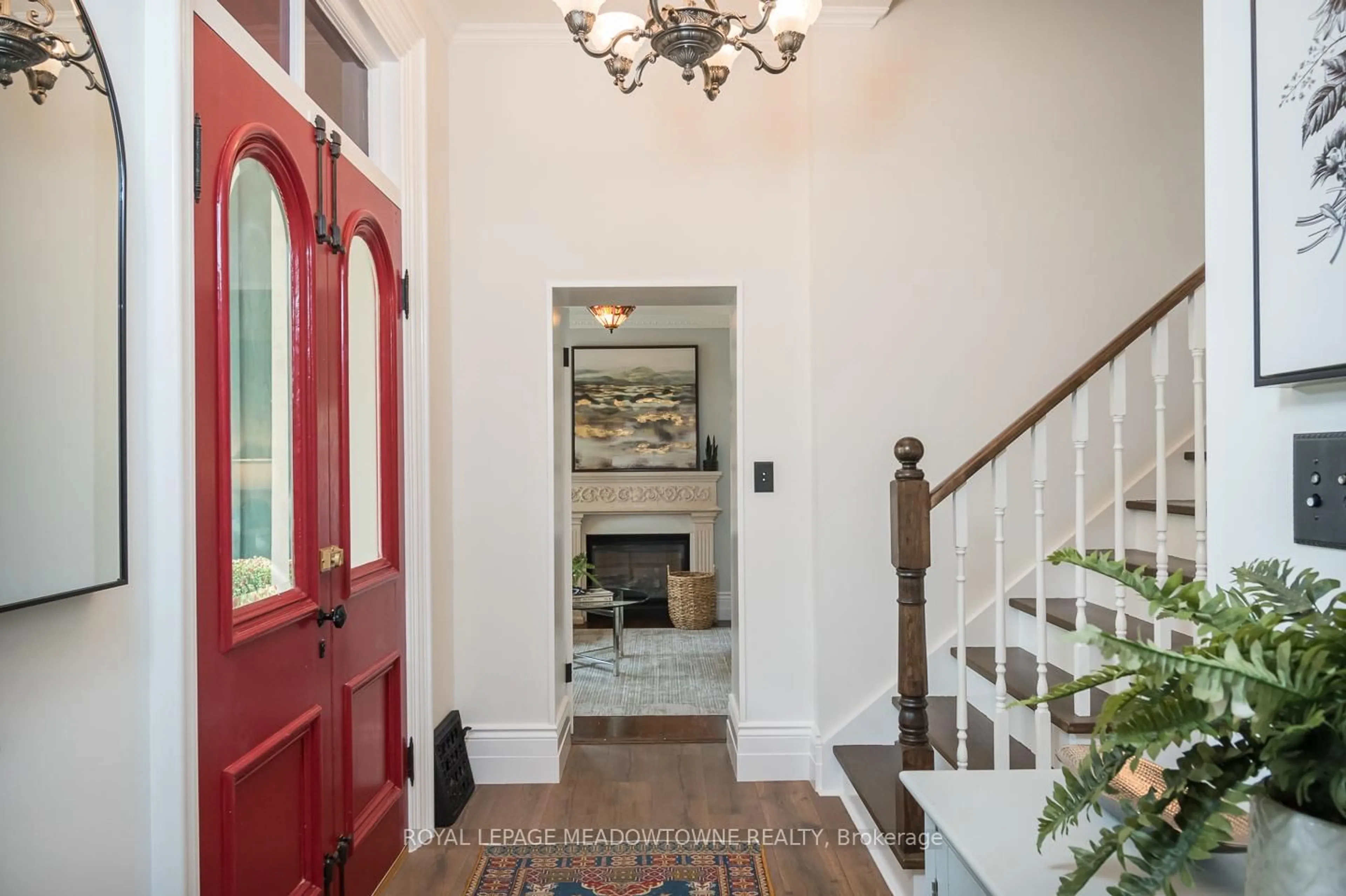 Indoor entryway for 49 James St, Milton Ontario L9T 2P5