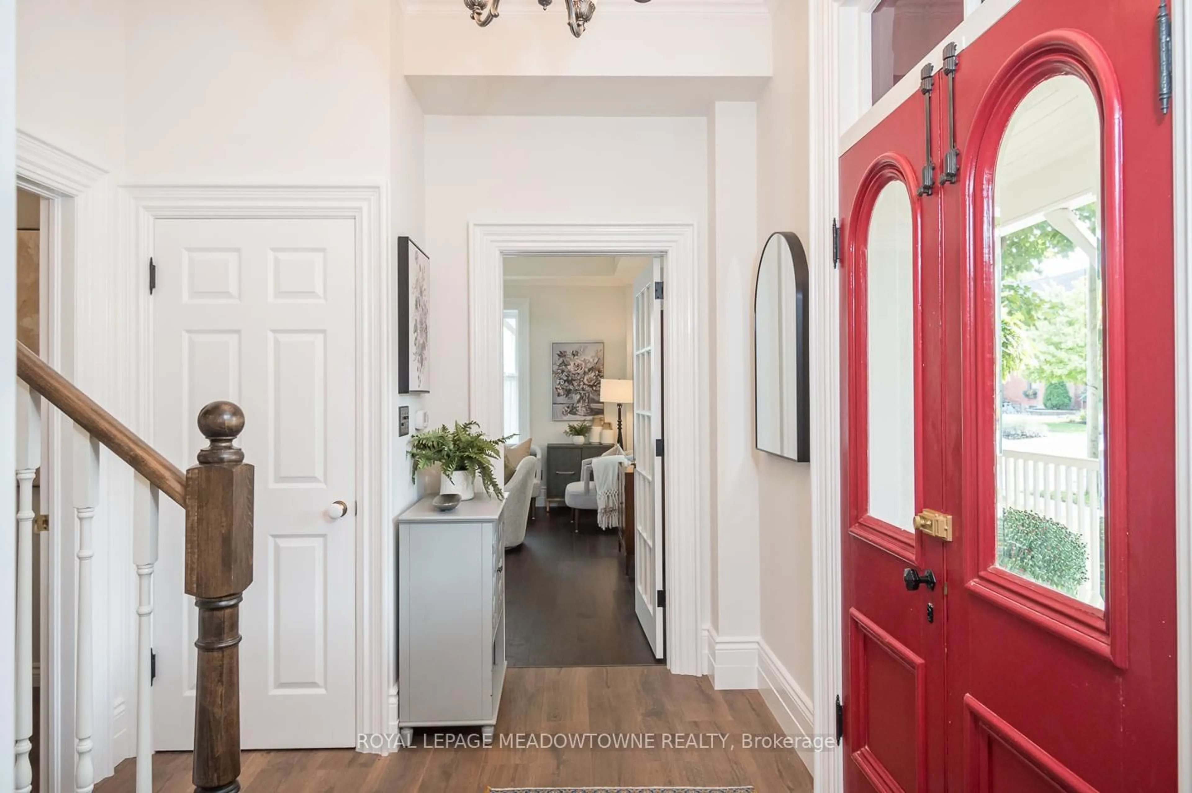 Indoor entryway for 49 James St, Milton Ontario L9T 2P5
