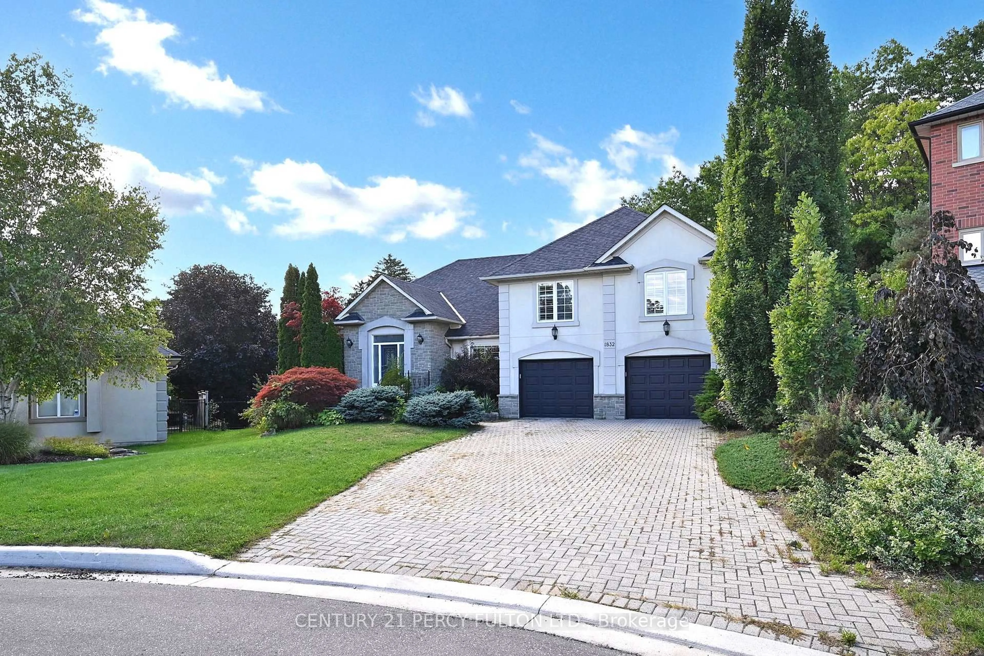 Home with brick exterior material, street for 1832 Chesbro Crt, Mississauga Ontario L5H 4H2