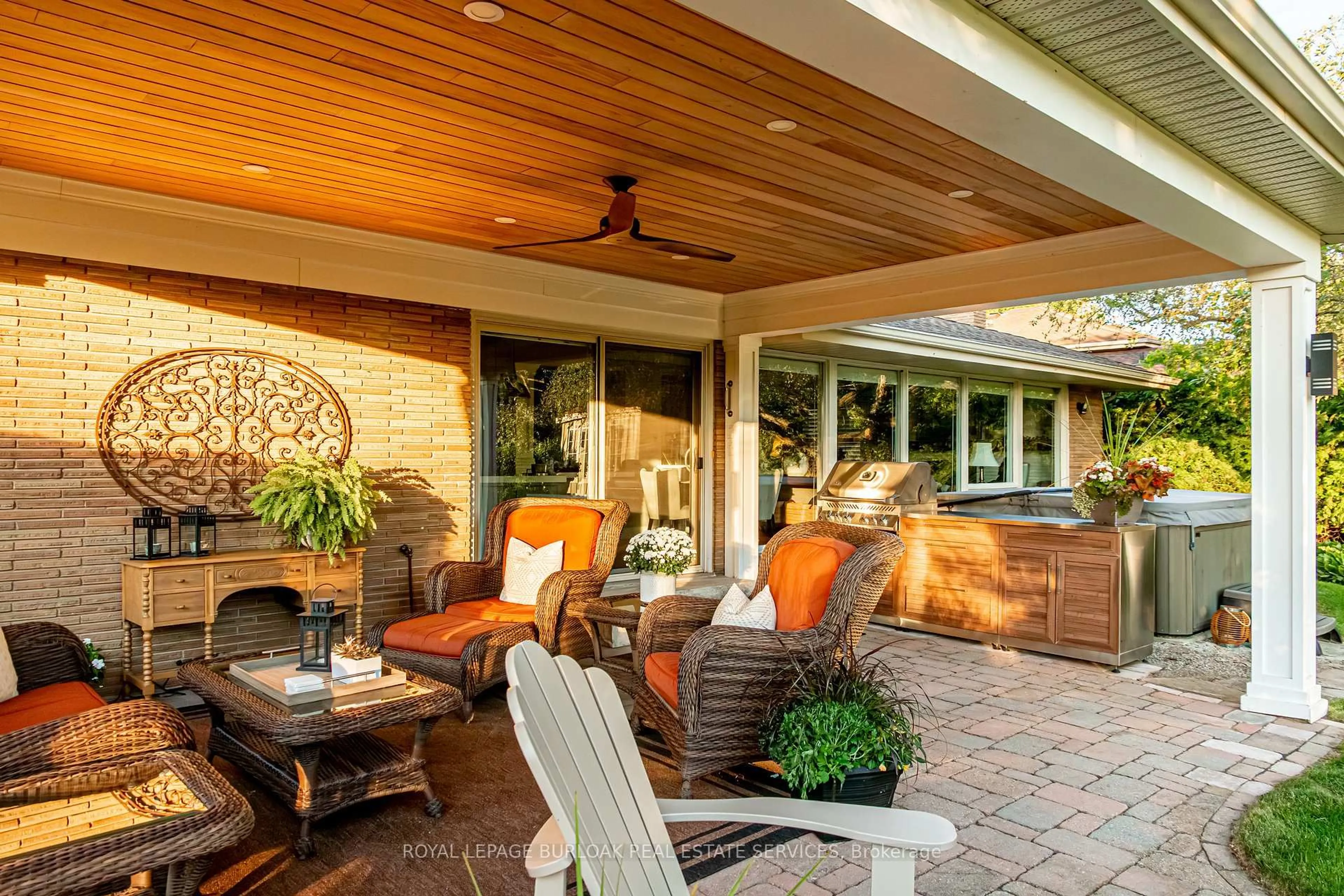 Patio, street for 724 Kingsway Dr, Burlington Ontario L7T 3H4