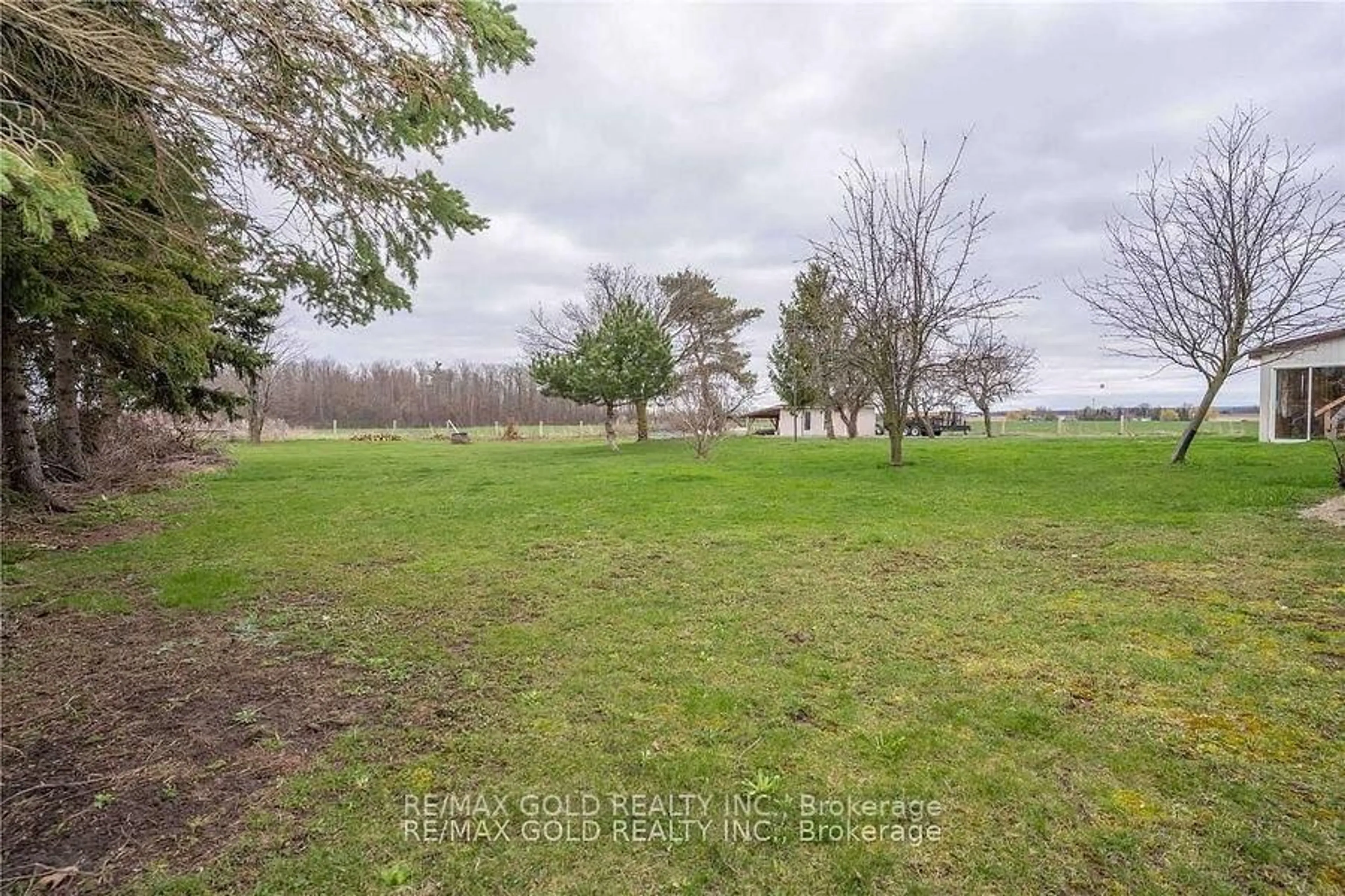 A pic from outside/outdoor area/front of a property/back of a property/a pic from drone, water/lake/river/ocean view for 725 Old School Rd, Caledon Ontario L7C 0X3