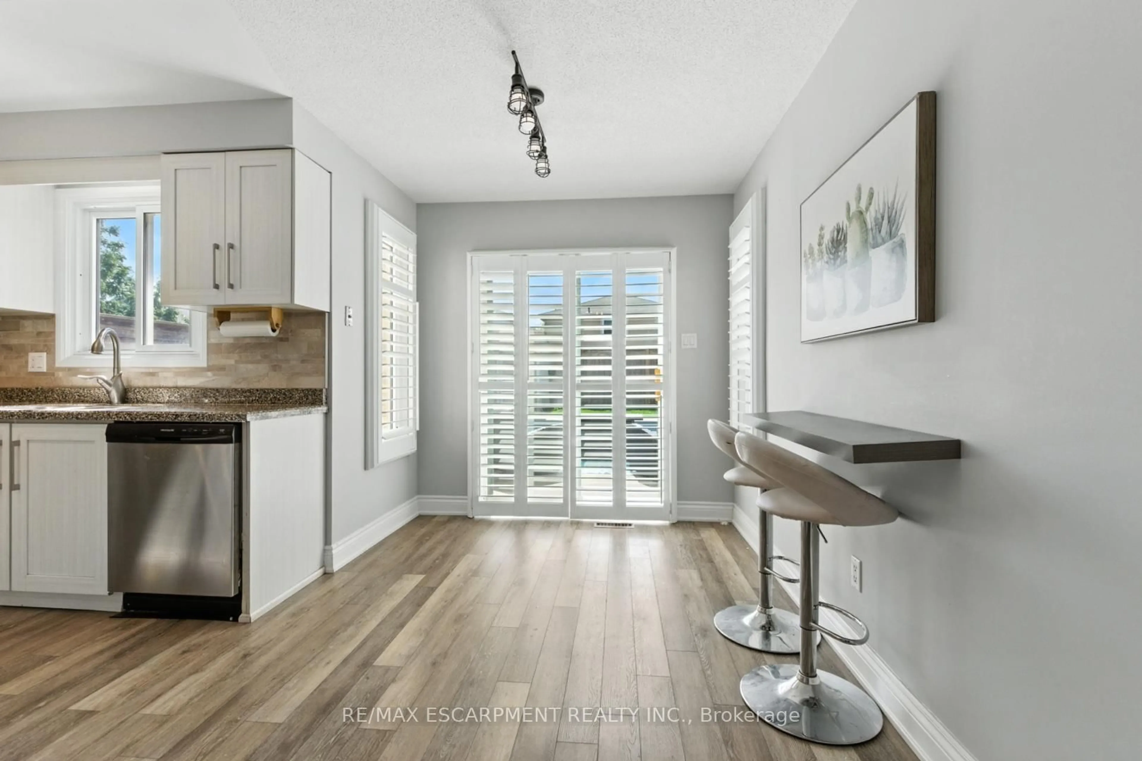 Unknown for 580 Deerhurst Dr, Burlington Ontario L7L 5W4