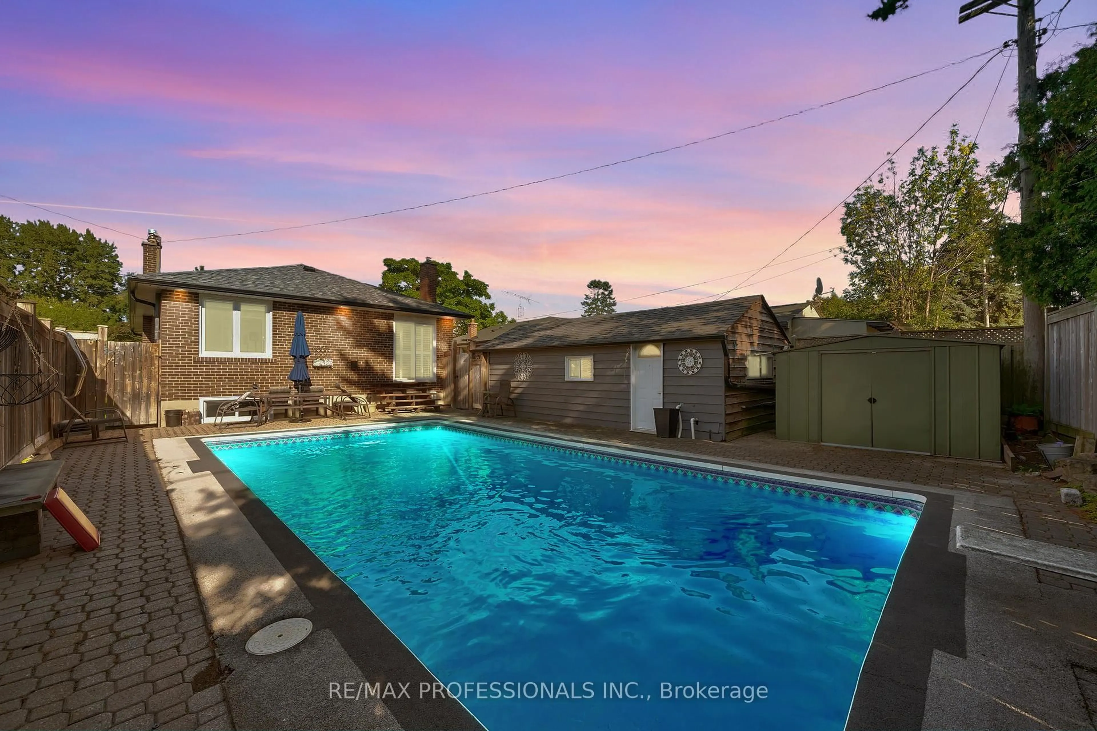 Pool for 216 Wellesworth Dr, Toronto Ontario M9C 4S1