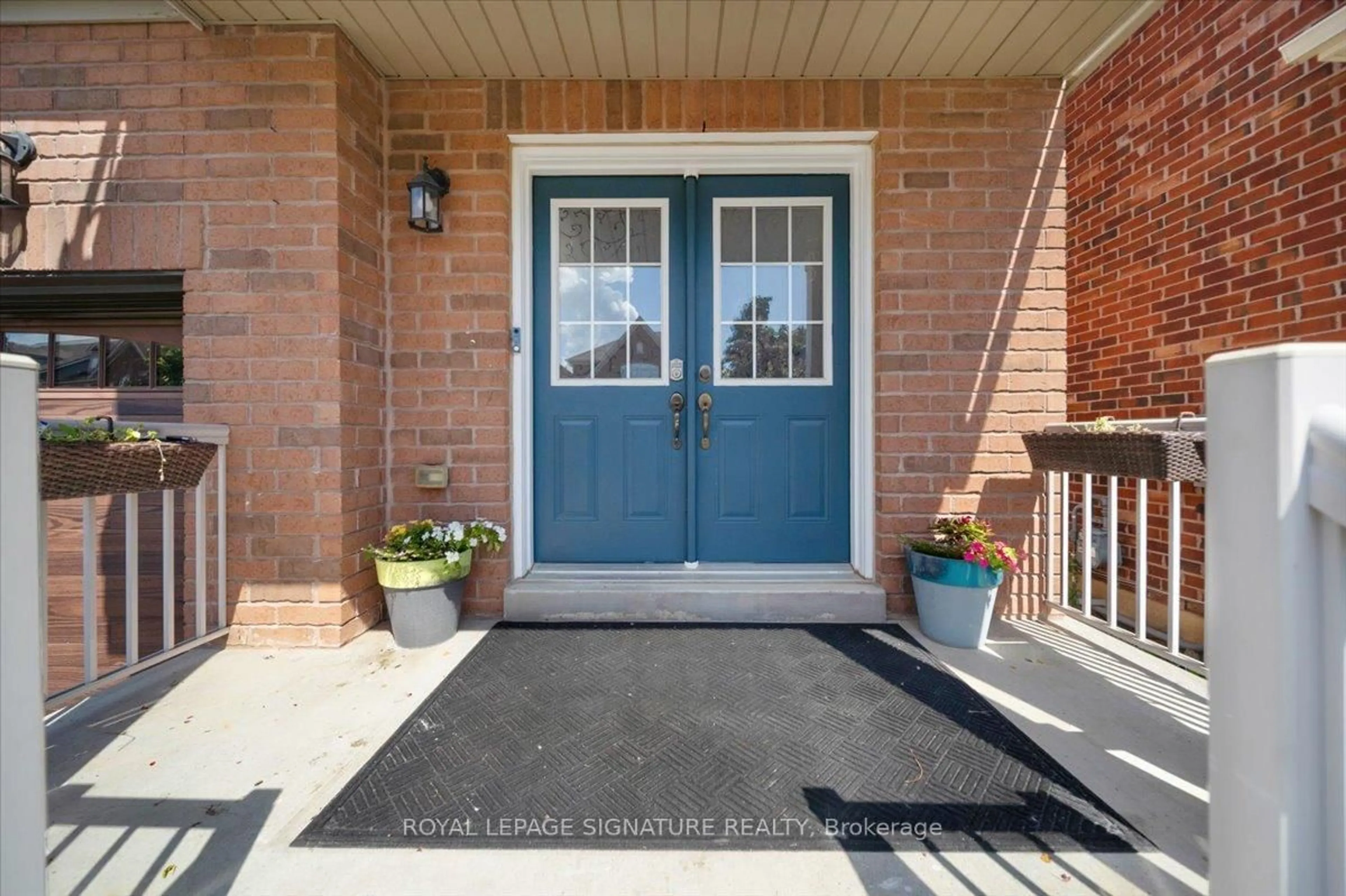 Indoor entryway for 482 Cedric Terr, Milton Ontario L9T 8P8