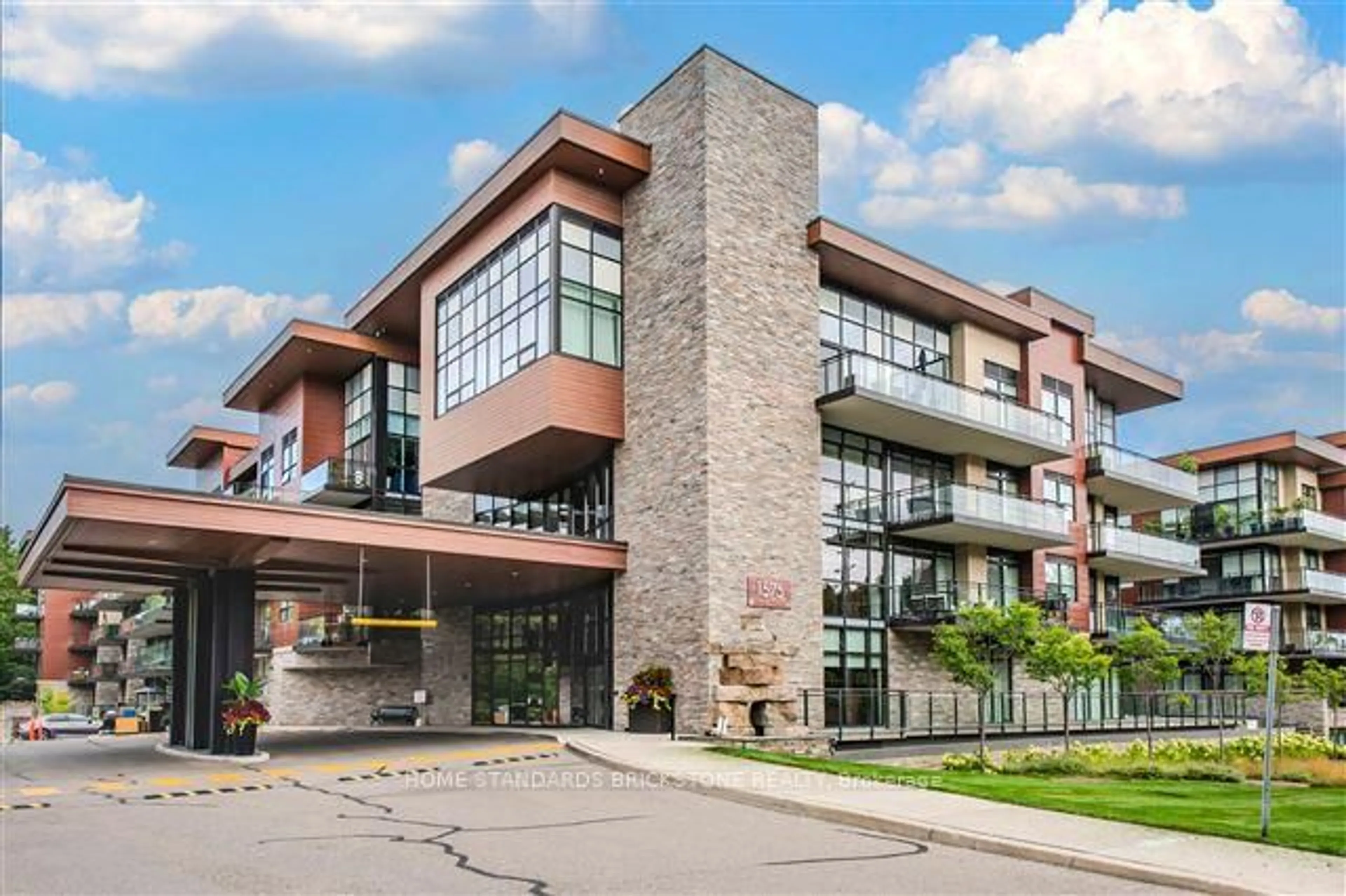 Unknown for 1575 Lakeshore Rd #432, Mississauga Ontario L5J 0B1