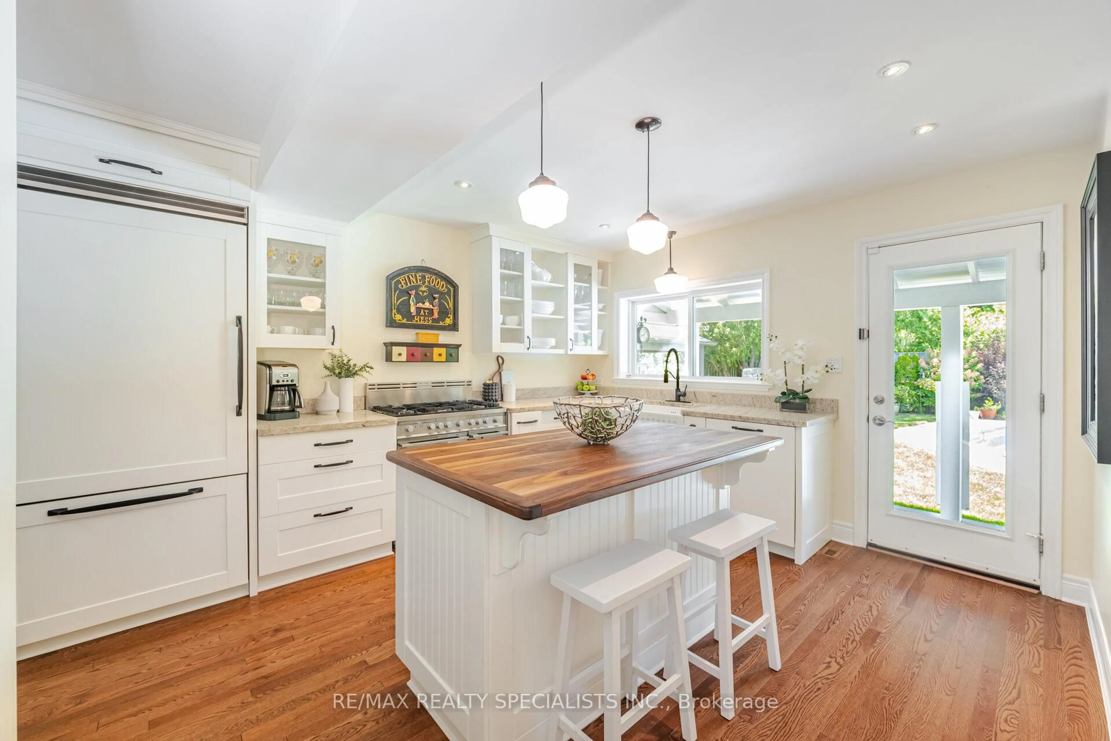 Open concept kitchen, unknown for 457 Selsey Dr, Mississauga Ontario L5A 1B7
