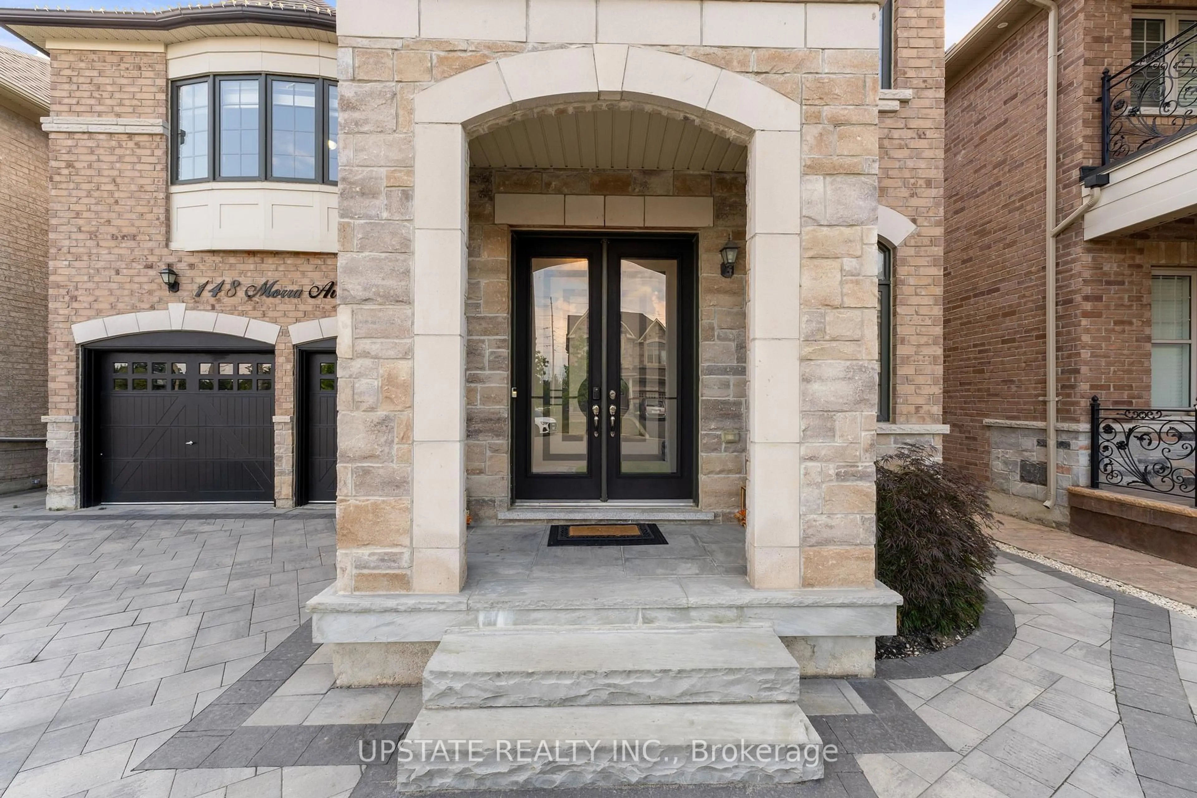 Indoor entryway for 148 Morra Ave, Caledon Ontario L7E 4K8
