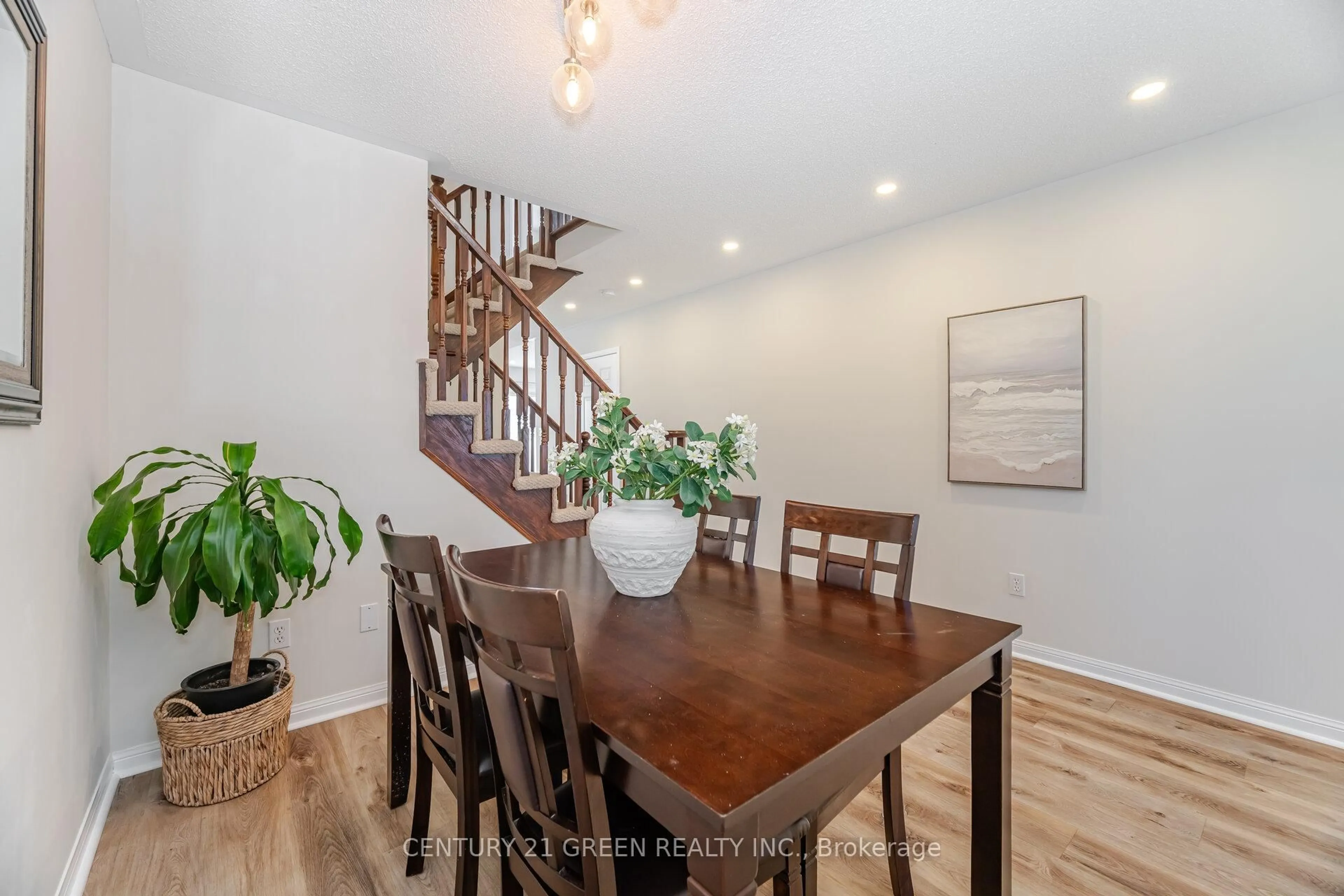 Dining room, wood/laminate floor for 411 Baverstock Cres, Milton Ontario L9T 5L1
