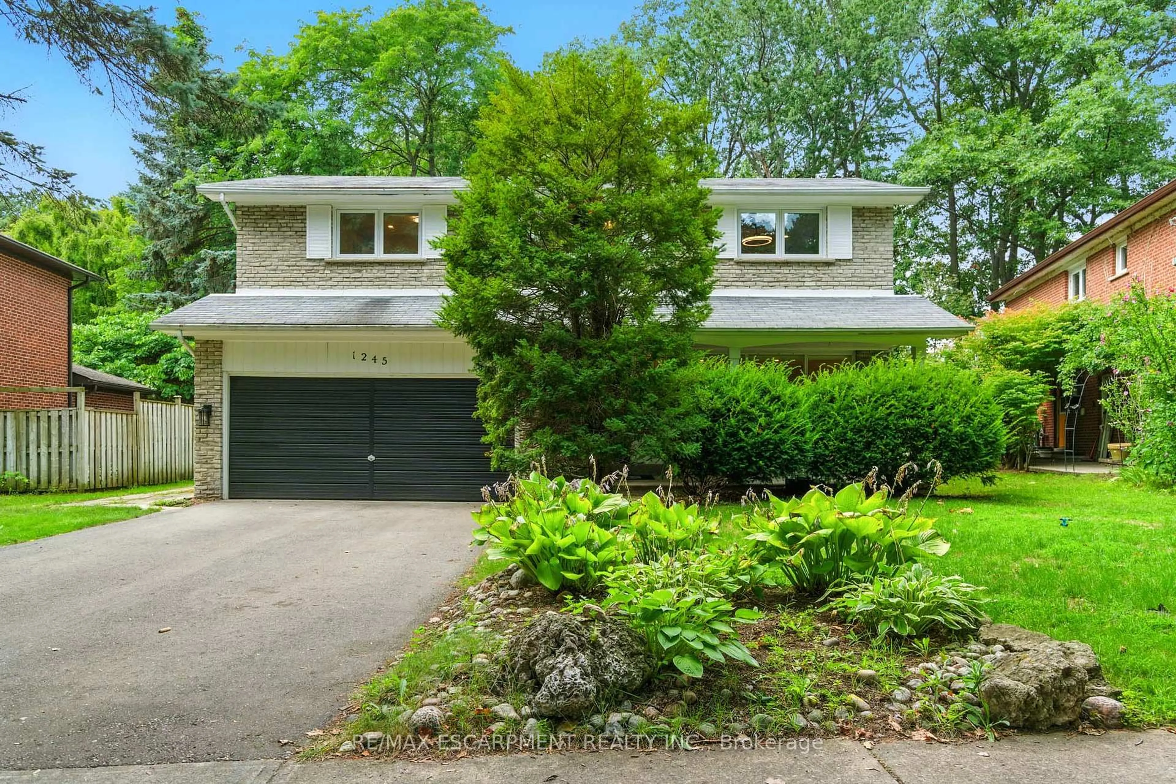 Unknown for 1245 Bramblewood Lane, Mississauga Ontario L5H 1L9