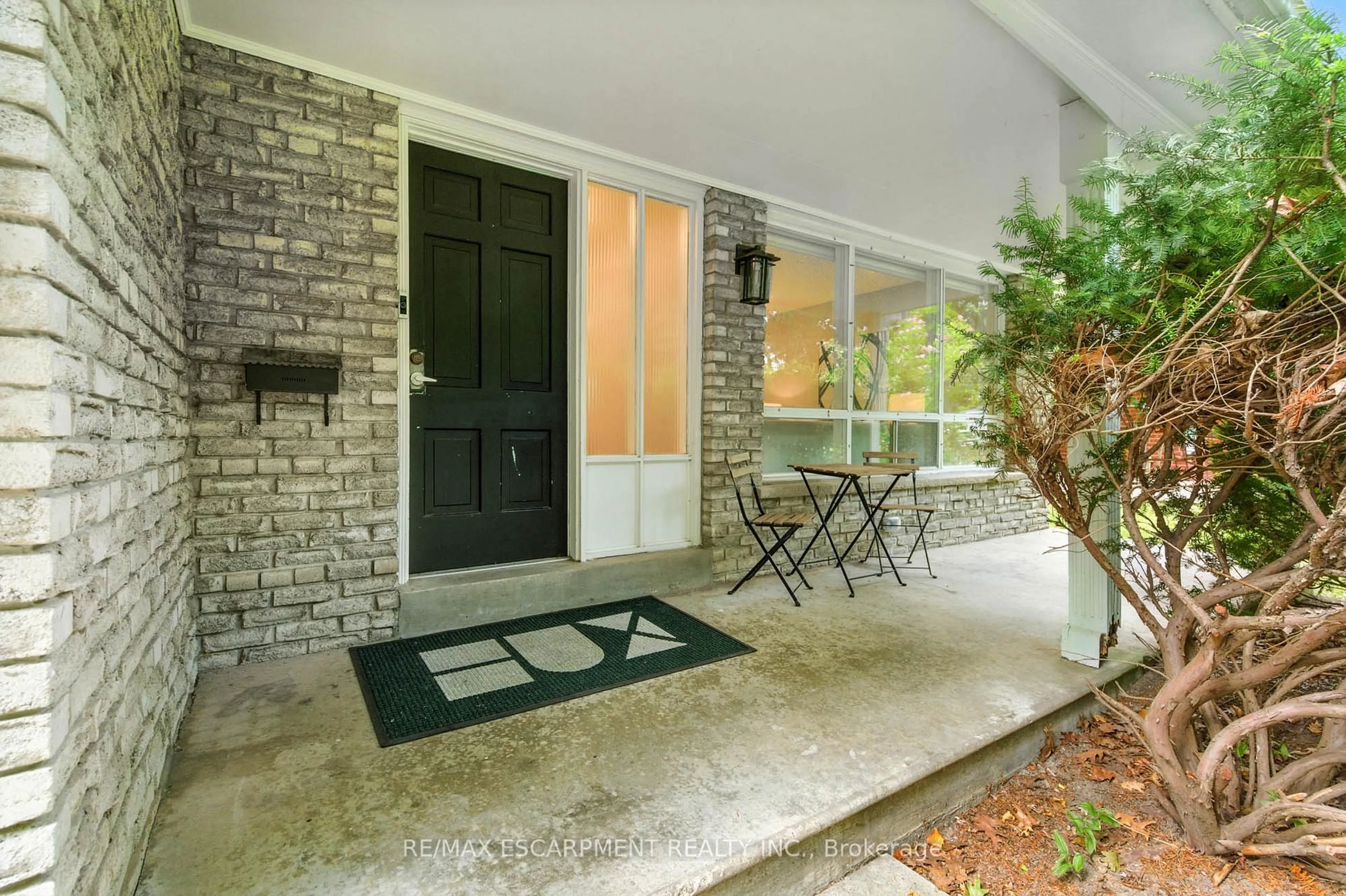 Patio, street for 1245 Bramblewood Lane, Mississauga Ontario L5H 1L9