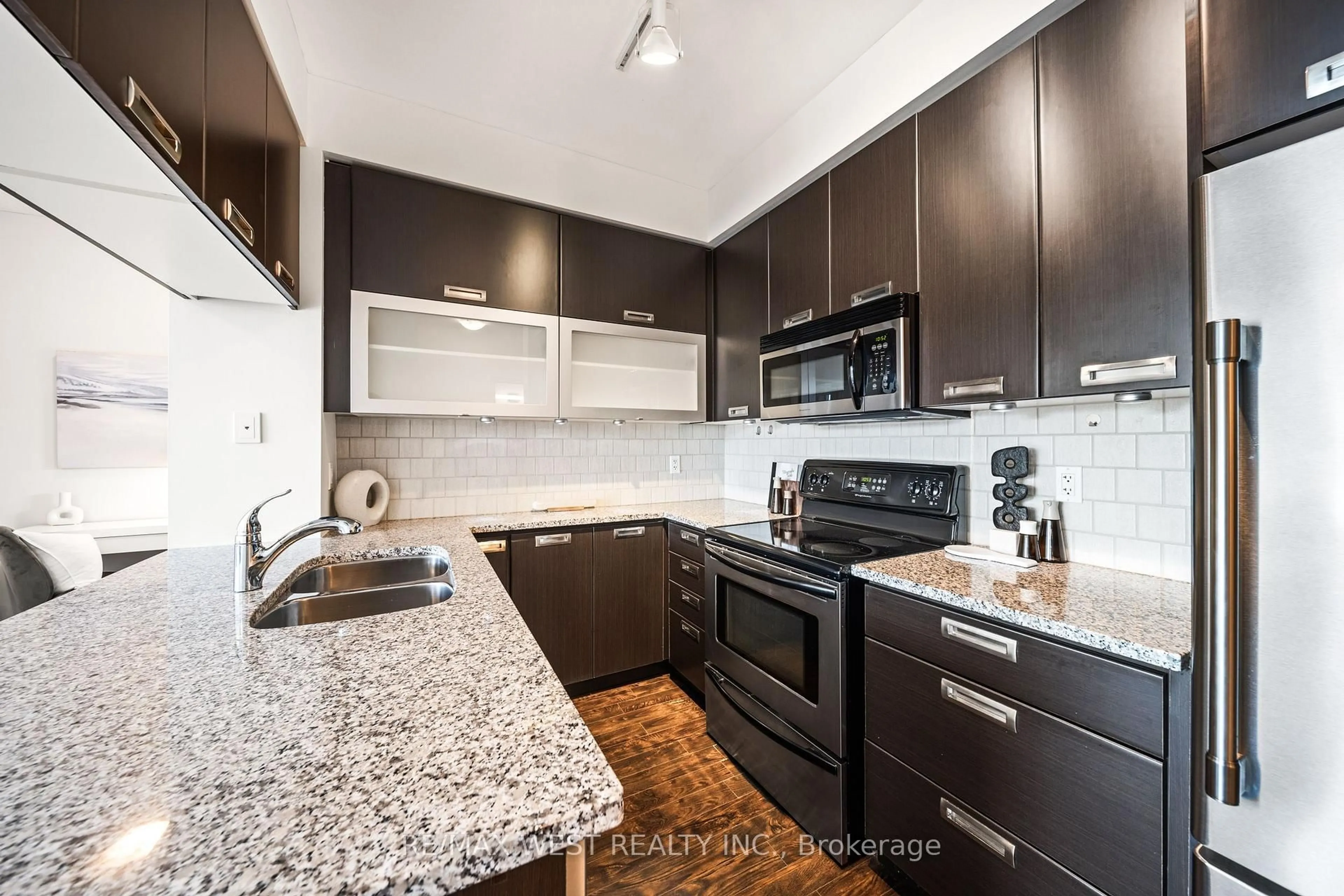 Standard kitchen, ceramic/tile floor for 20 Gothic Ave #412, Toronto Ontario M6P 1T5