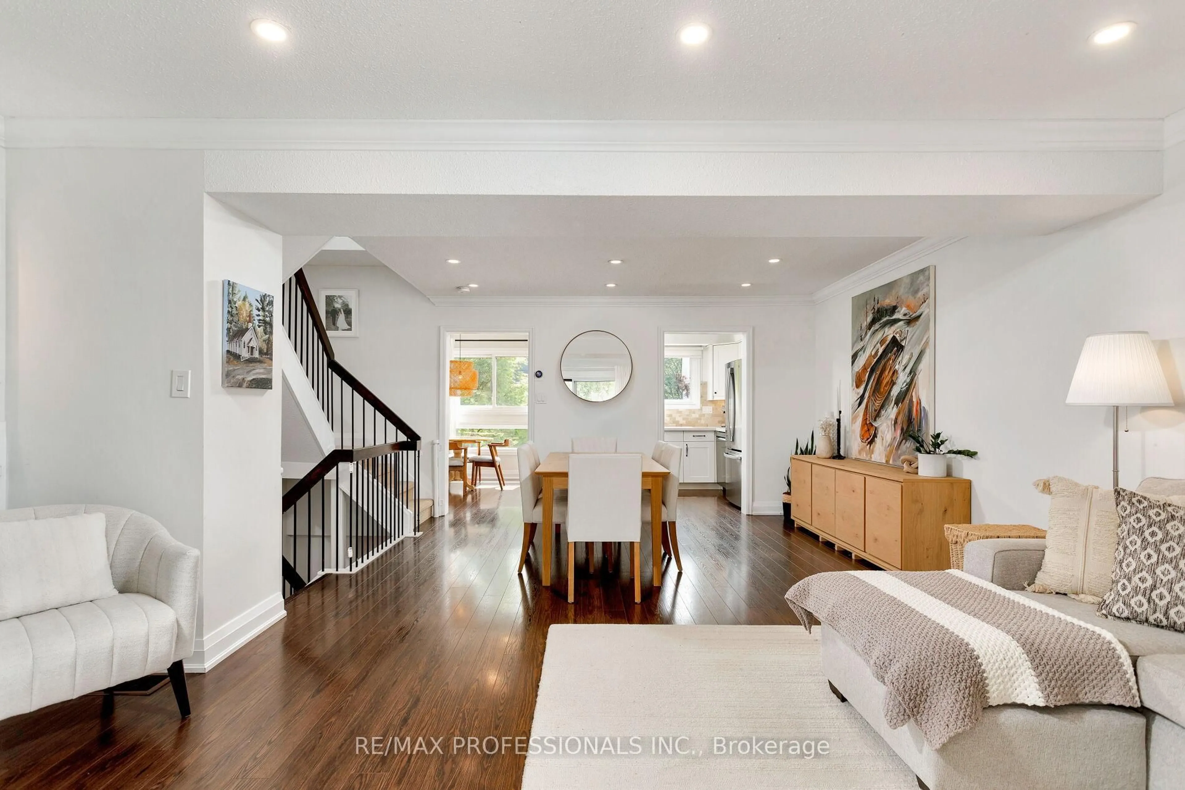 Indoor entryway for 1080 Walden Circ #82, Mississauga Ontario M5J 3M9