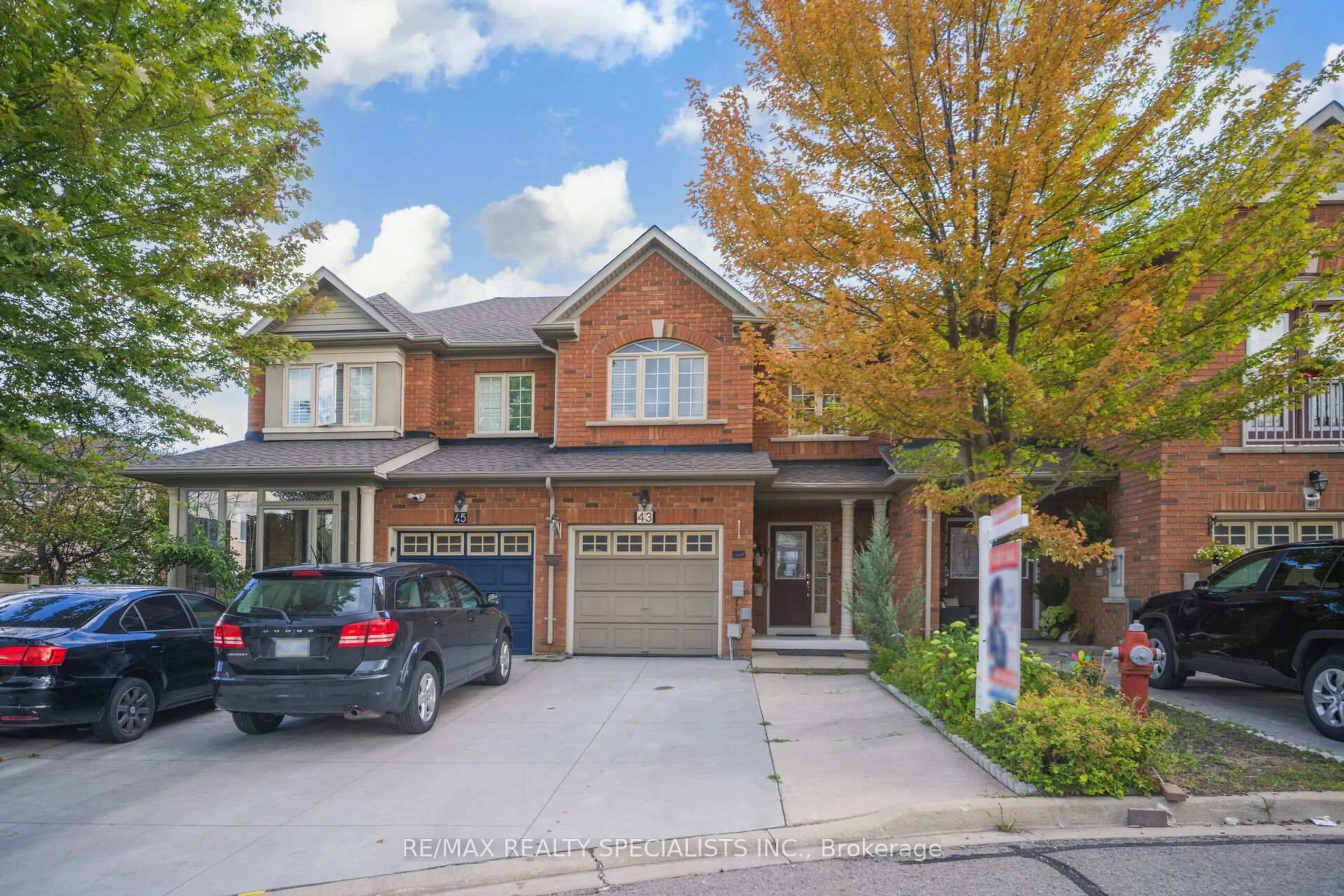 Home with brick exterior material, street for 43 Rockgarden Tr #1, Brampton Ontario L6R 3M9