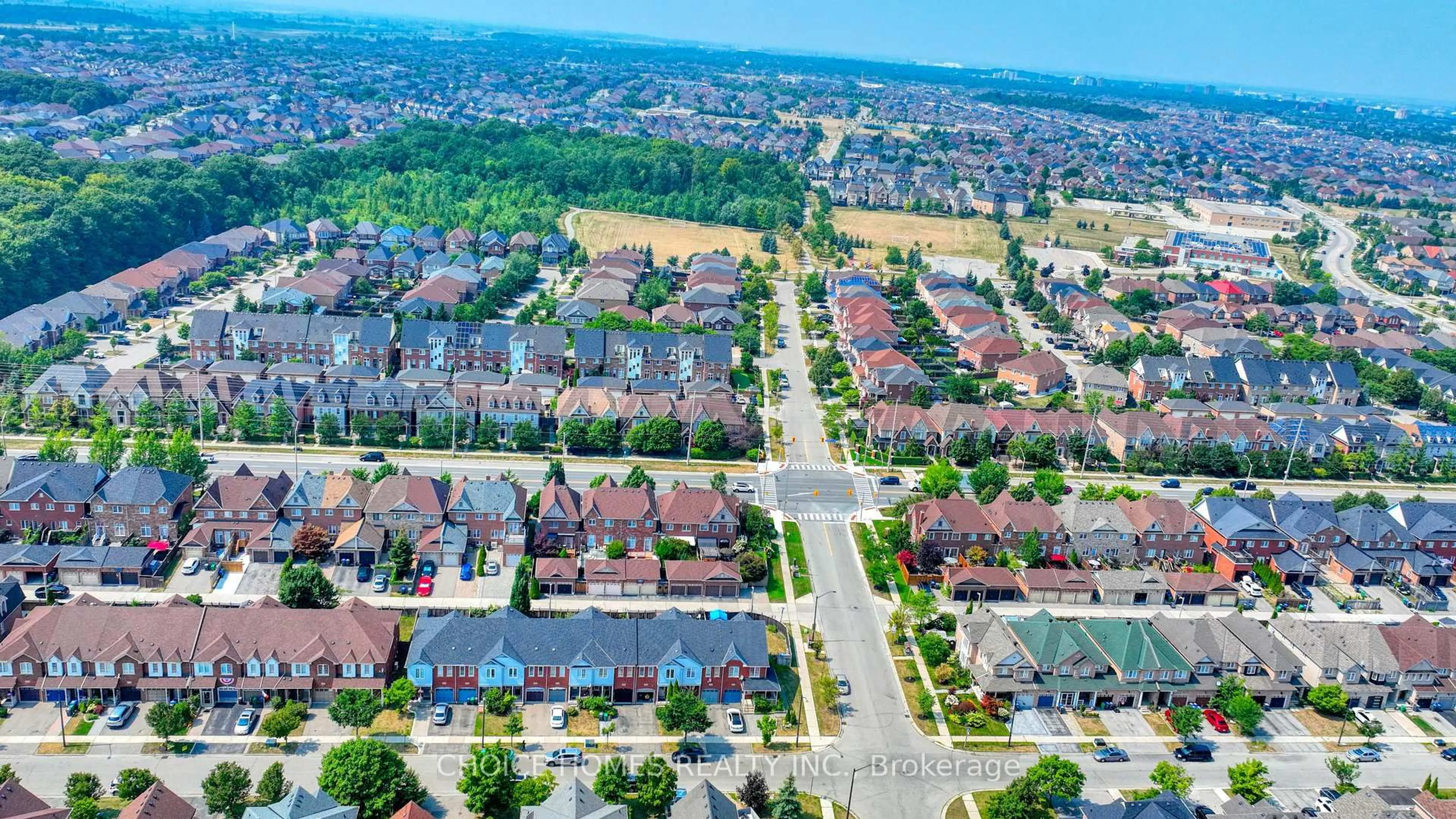 A pic from outside/outdoor area/front of a property/back of a property/a pic from drone, street for 3555 Southwick St, Mississauga Ontario L5M 7C4