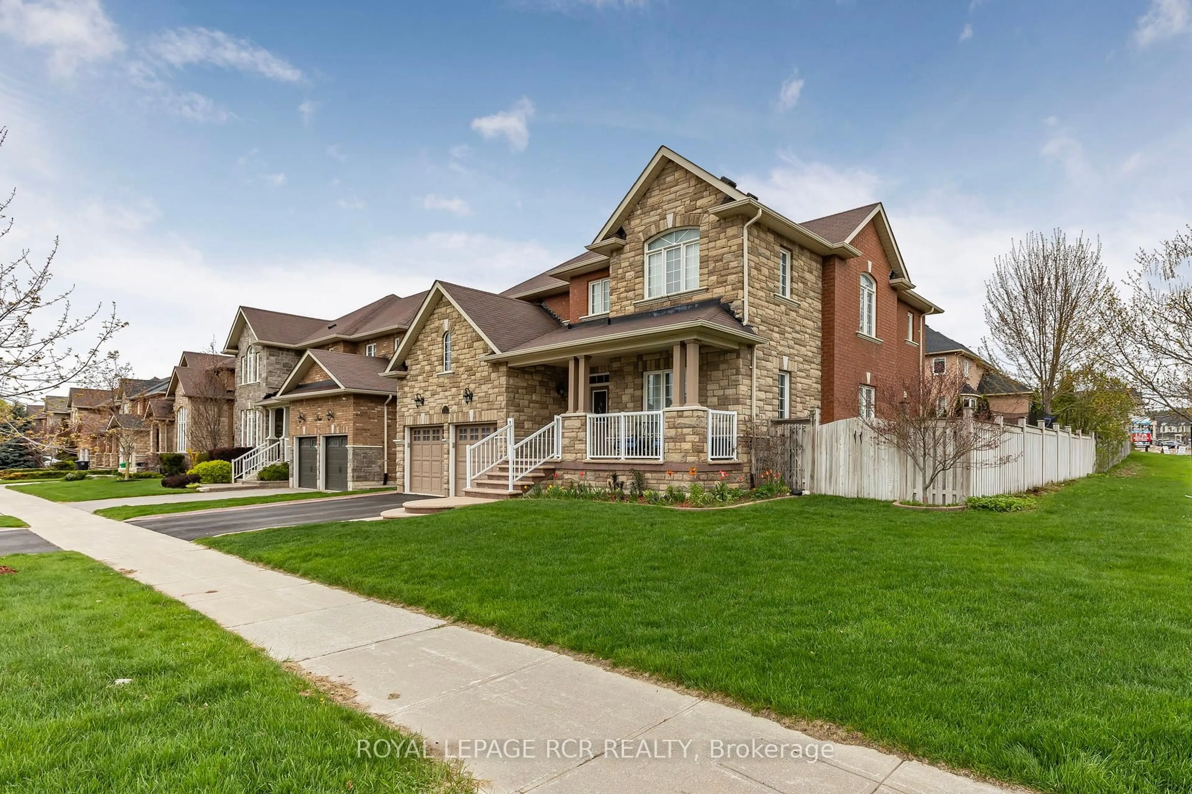 Home with brick exterior material, street for 2 Littlebrook Lane, Caledon Ontario L7C 3M4