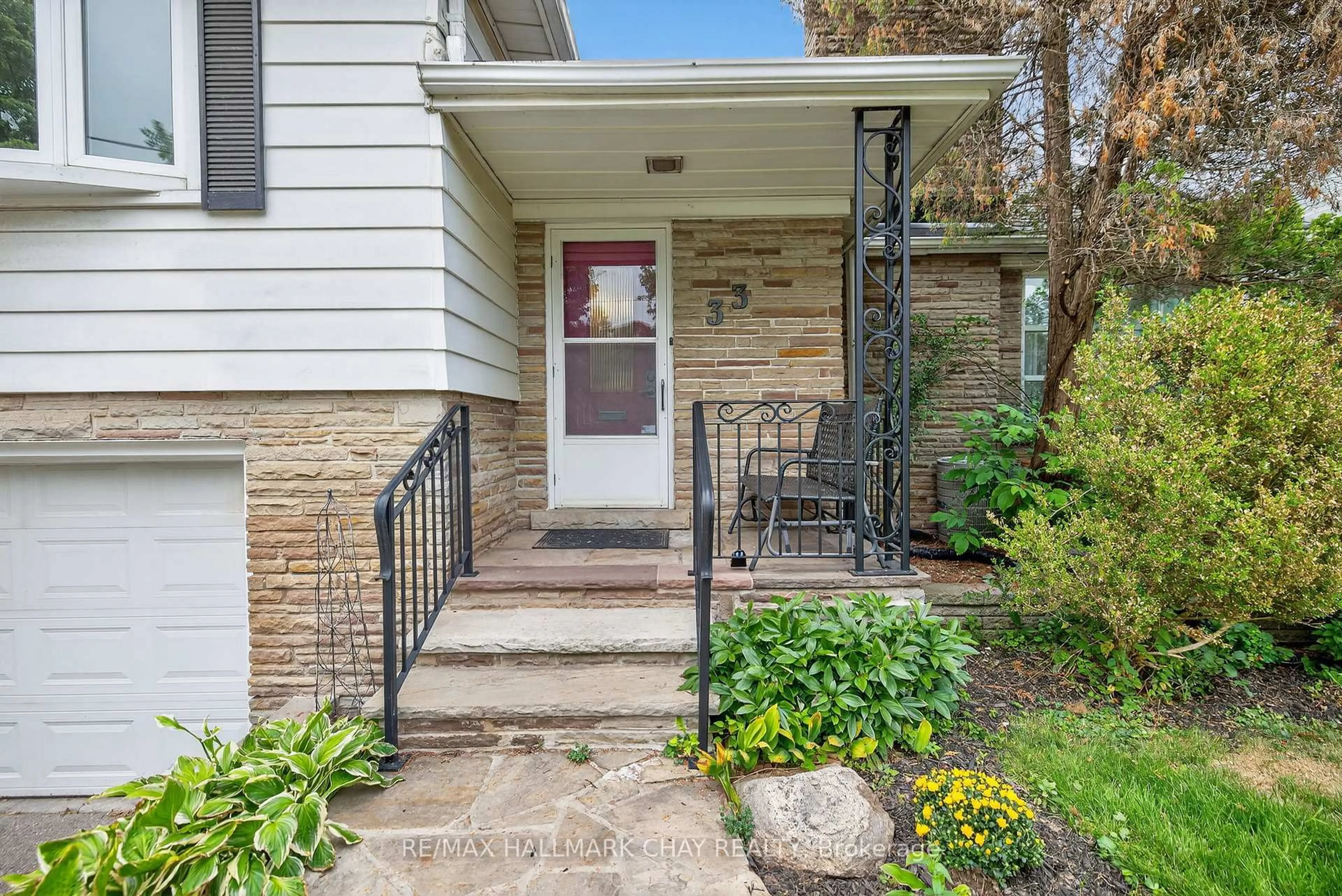 Unknown for 33 Mill St, Brampton Ontario L6Y 1S7
