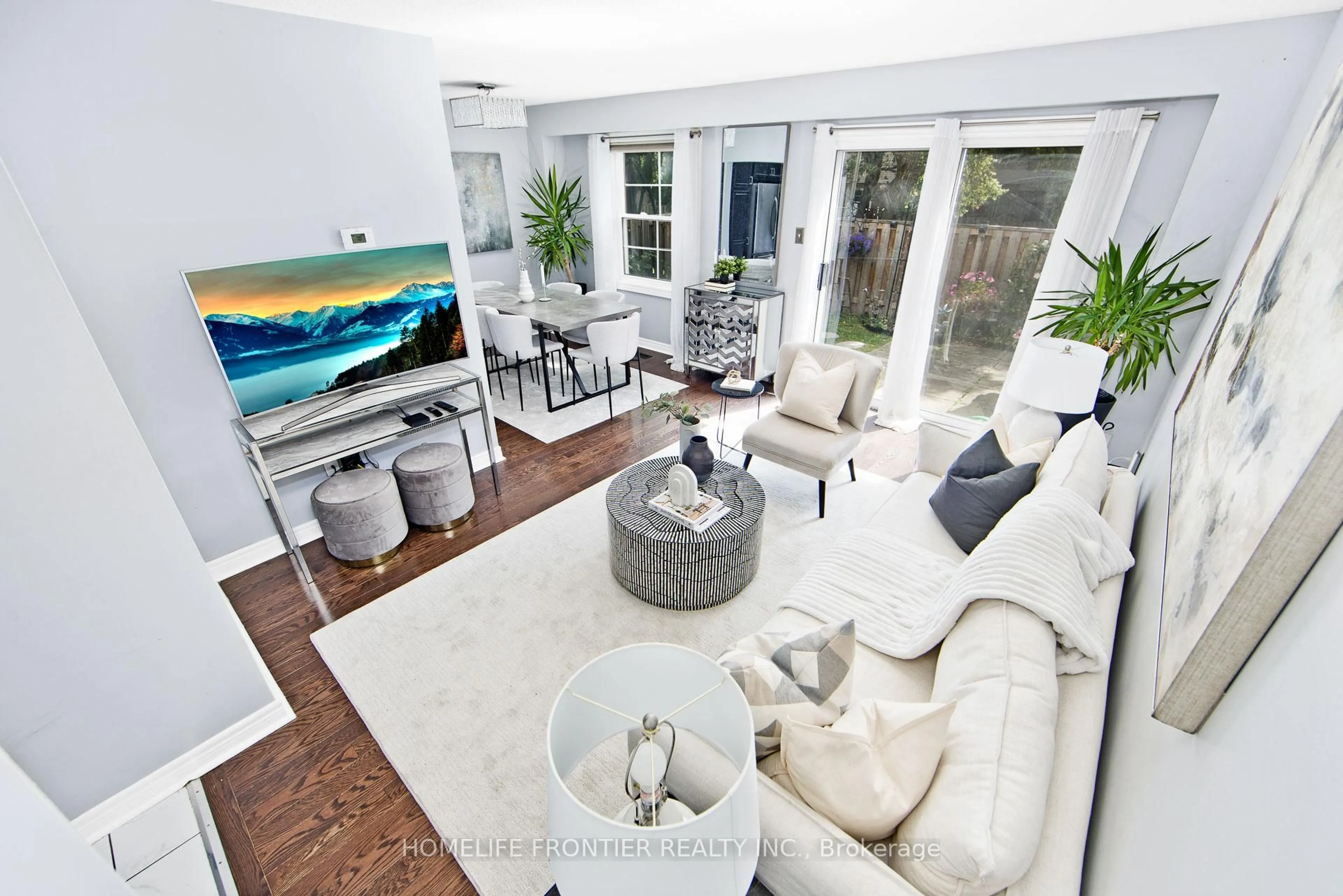 Living room with furniture, unknown for 3400 Rhonda Valy #TH59, Mississauga Ontario L5A 3L9