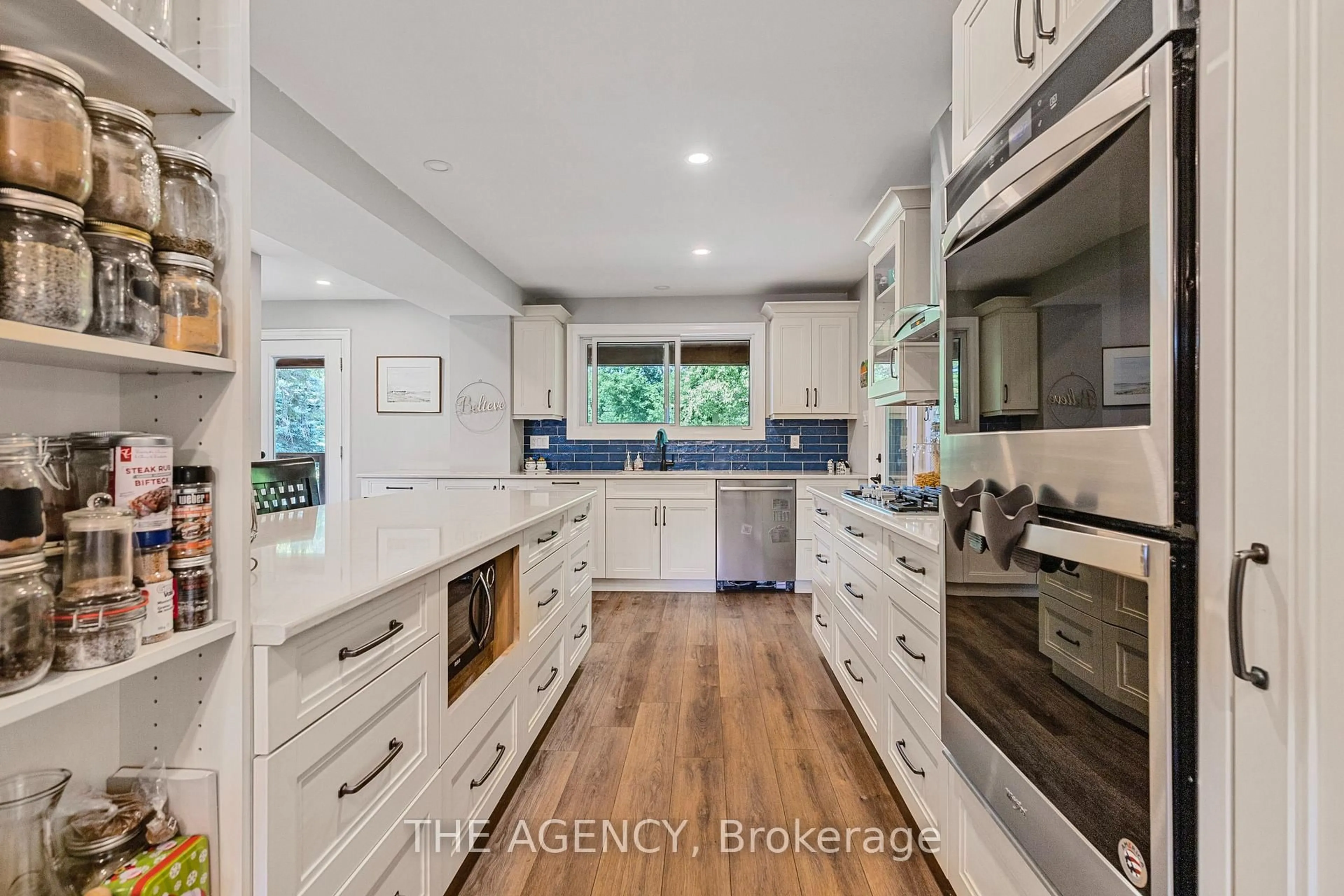 Open concept kitchen, ceramic/tile floor for 14121 Third Line, Halton Hills Ontario L7J 2X3