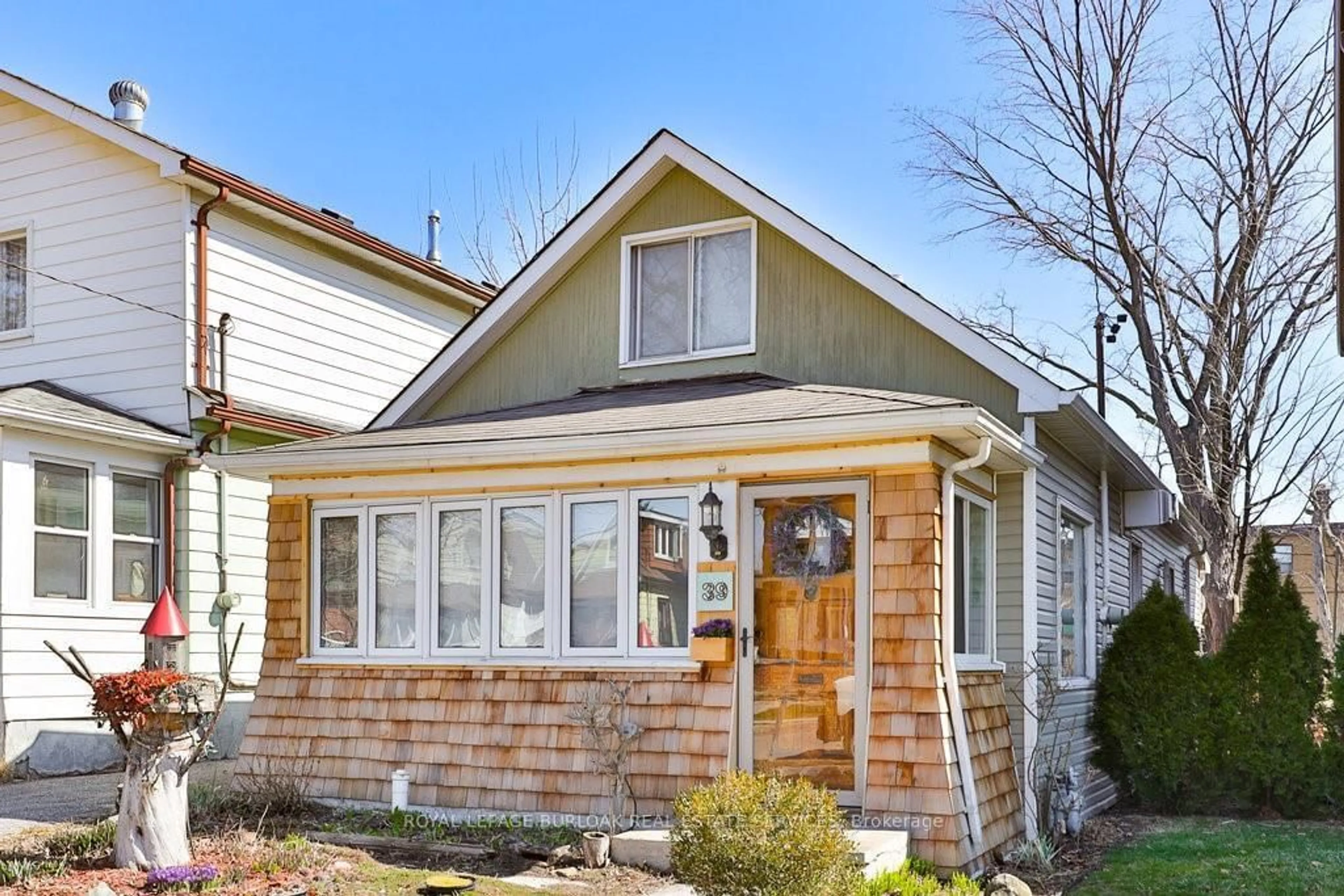 Home with vinyl exterior material, street for 39 Twenty Fourth St, Toronto Ontario M8V 3N3