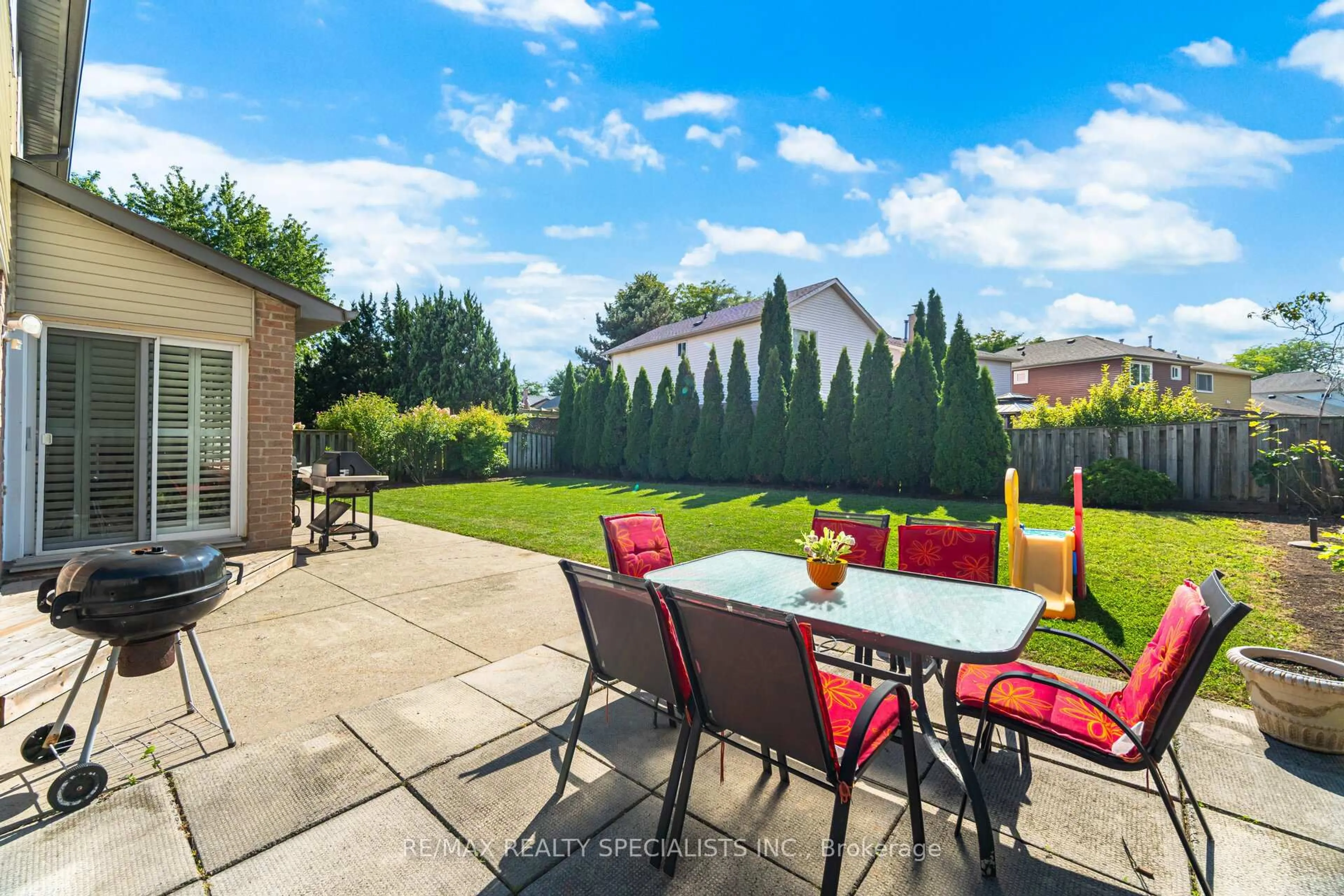 Patio, street for 6240 Edenwood Dr, Mississauga Ontario L5N 3B7
