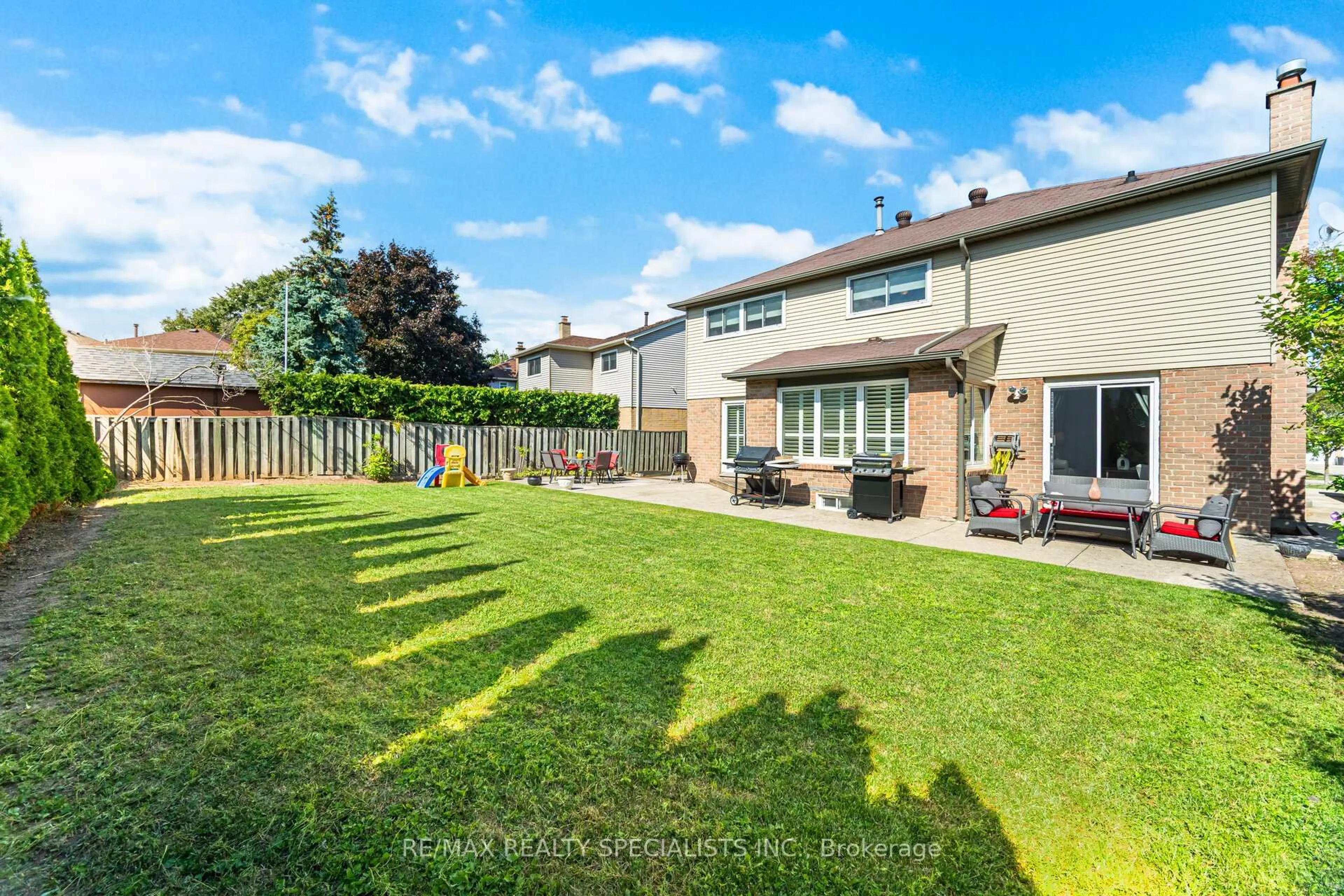 Patio, street for 6240 Edenwood Dr, Mississauga Ontario L5N 3B7
