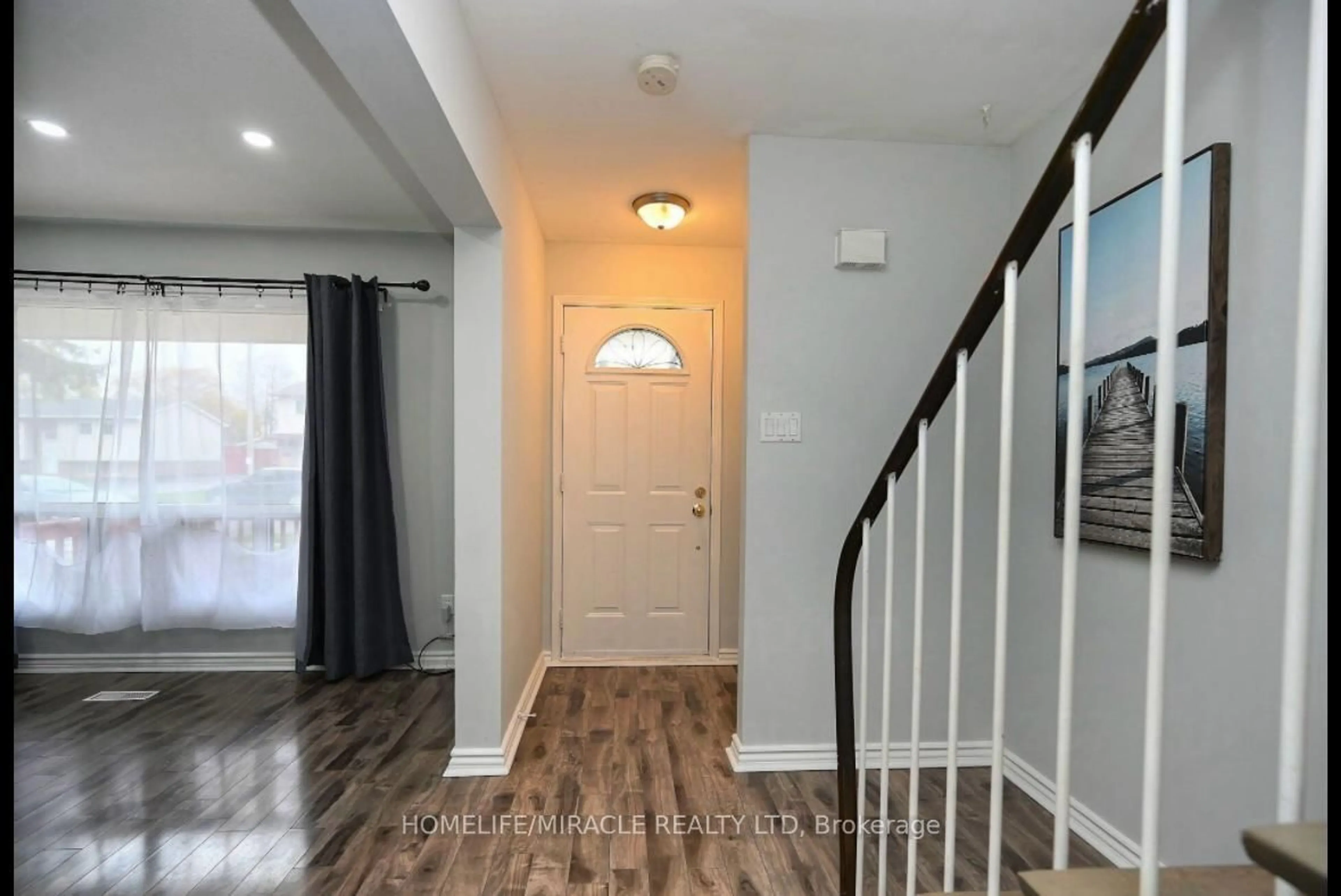 Indoor entryway for 58 Crawford Dr, Brampton Ontario L6V 2C7